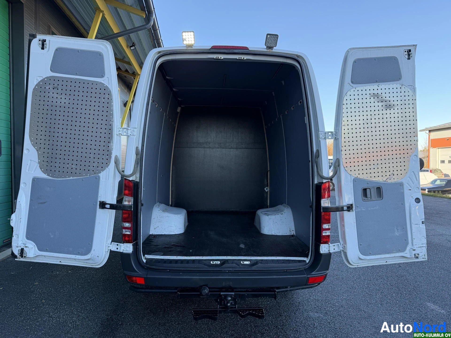 Valkoinen Mercedes-Benz Sprinter 516 CDI 2018, takaa, kuva 15