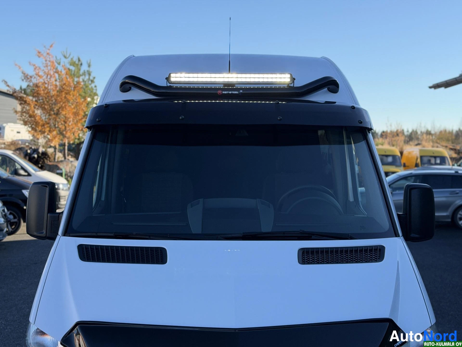 Valkoinen Mercedes-Benz Sprinter 516 CDI 2018, edestä, kuva 6