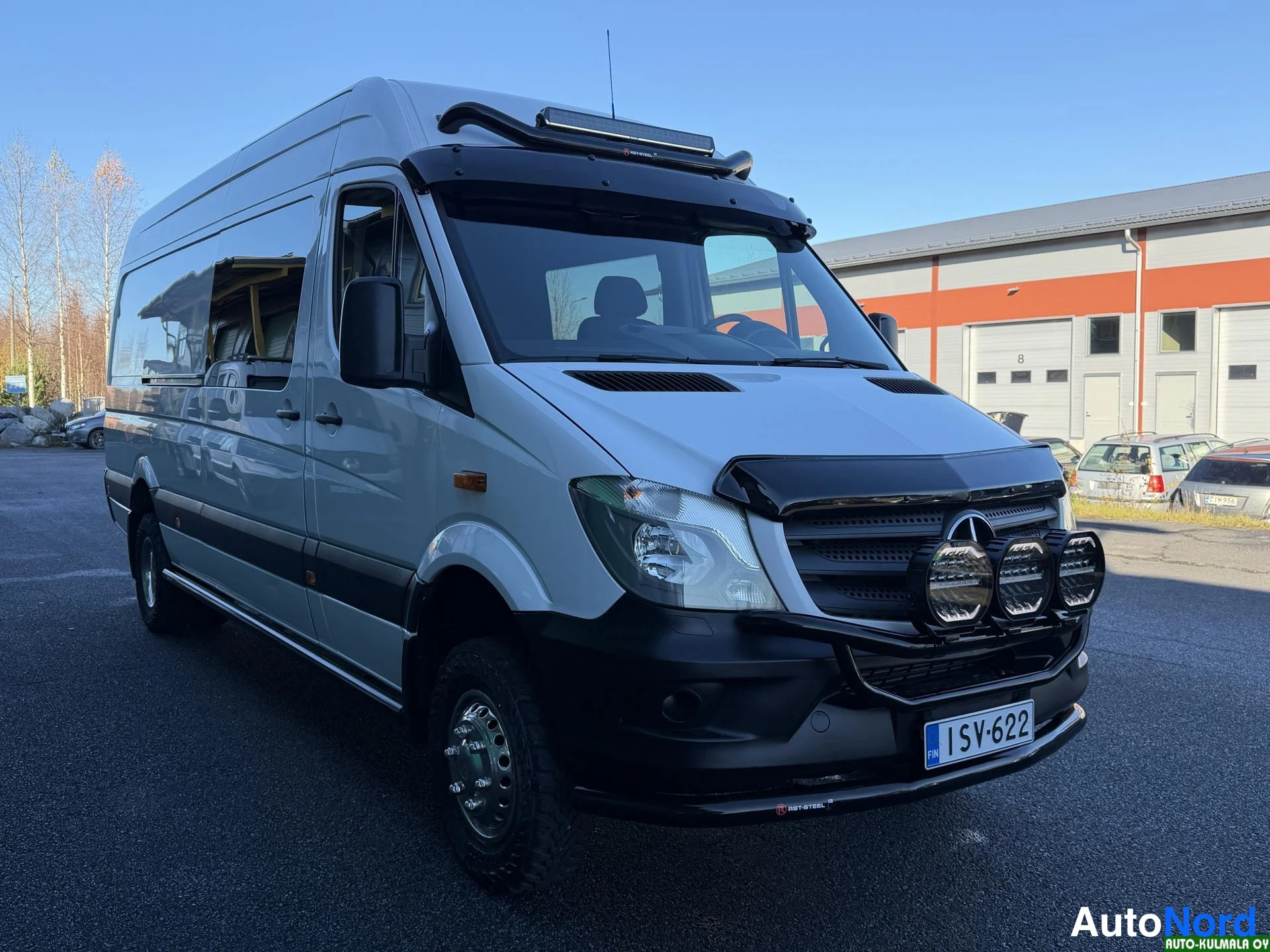 Valkoinen Mercedes-Benz Sprinter 516 CDI 2018, etuviisto, keula oikealle, kuva 3