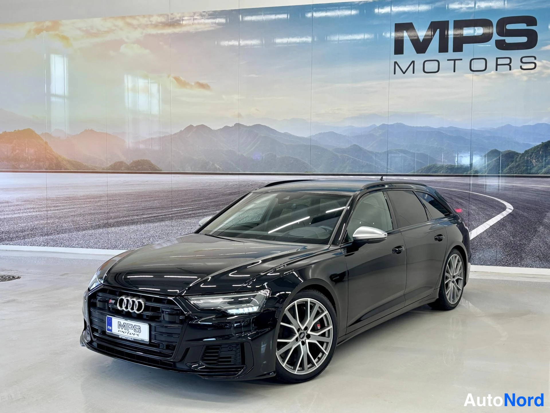 Musta Audi S6 2020, etuviisto, keula vasemmalle, kuva 2