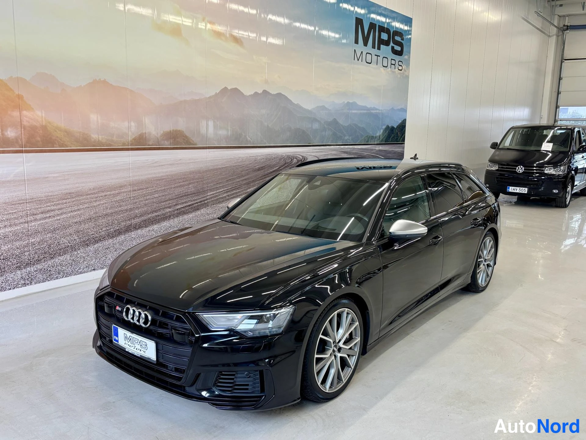 Musta Audi S6 2020, etuviisto, keula vasemmalle, kuva 5