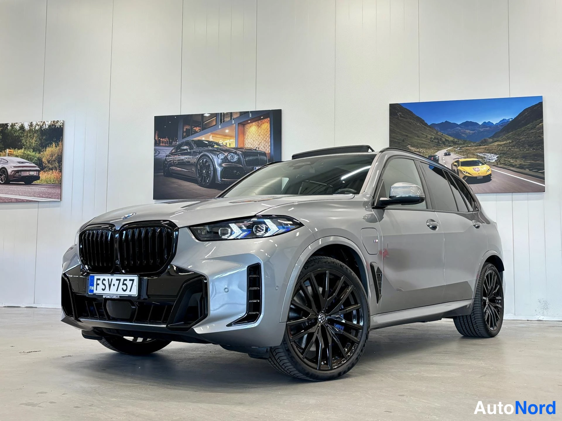 Hopea BMW X5 2024, etuviisto, keula vasemmalle, kuva 2