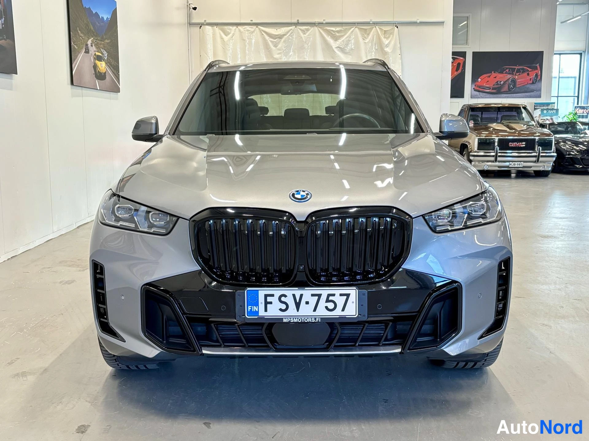 Hopea BMW X5 2024, edestä, kuva 7