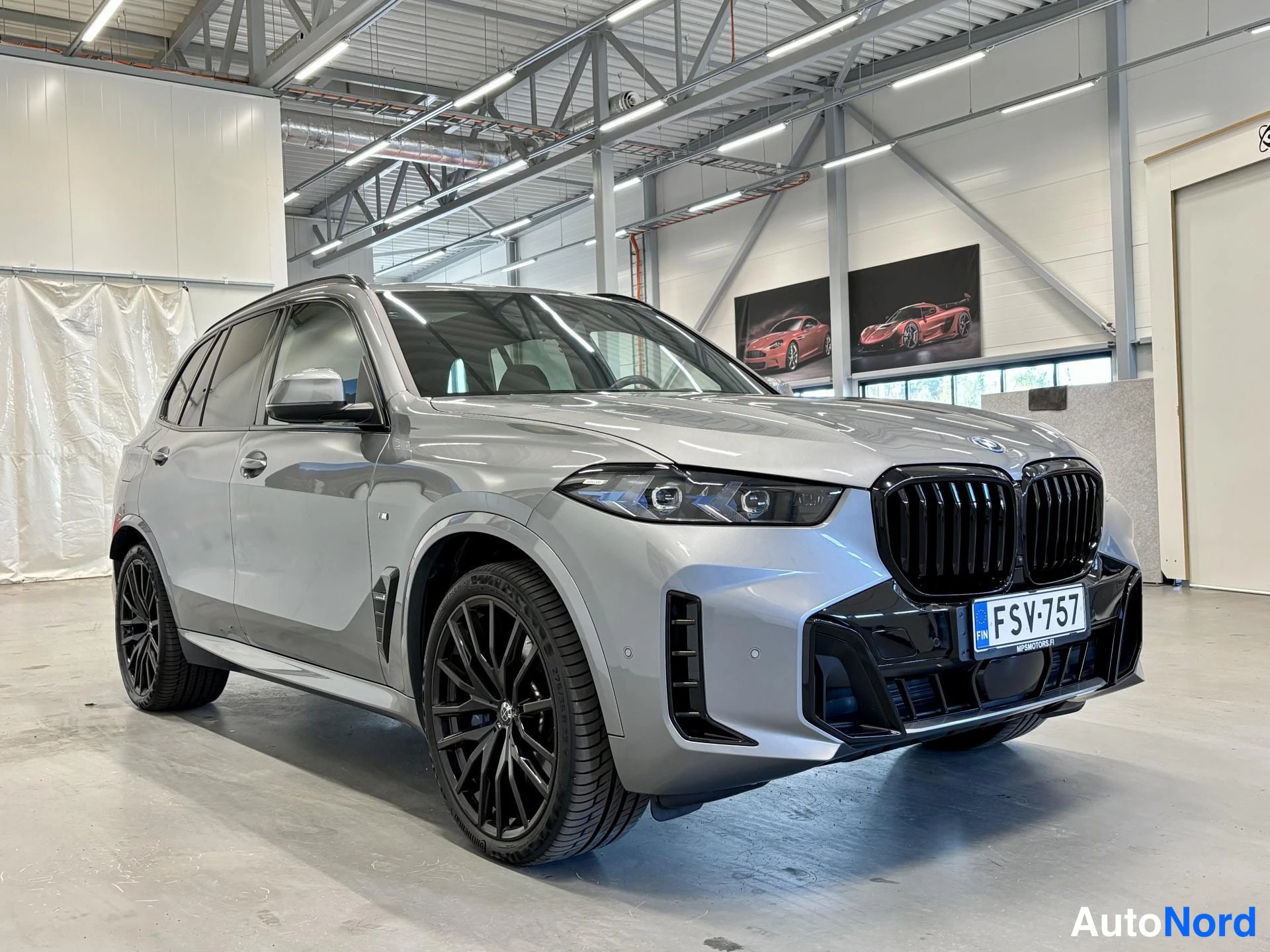 Hopea BMW X5 2024, etuviisto, keula vasemmalle, kuva 5
