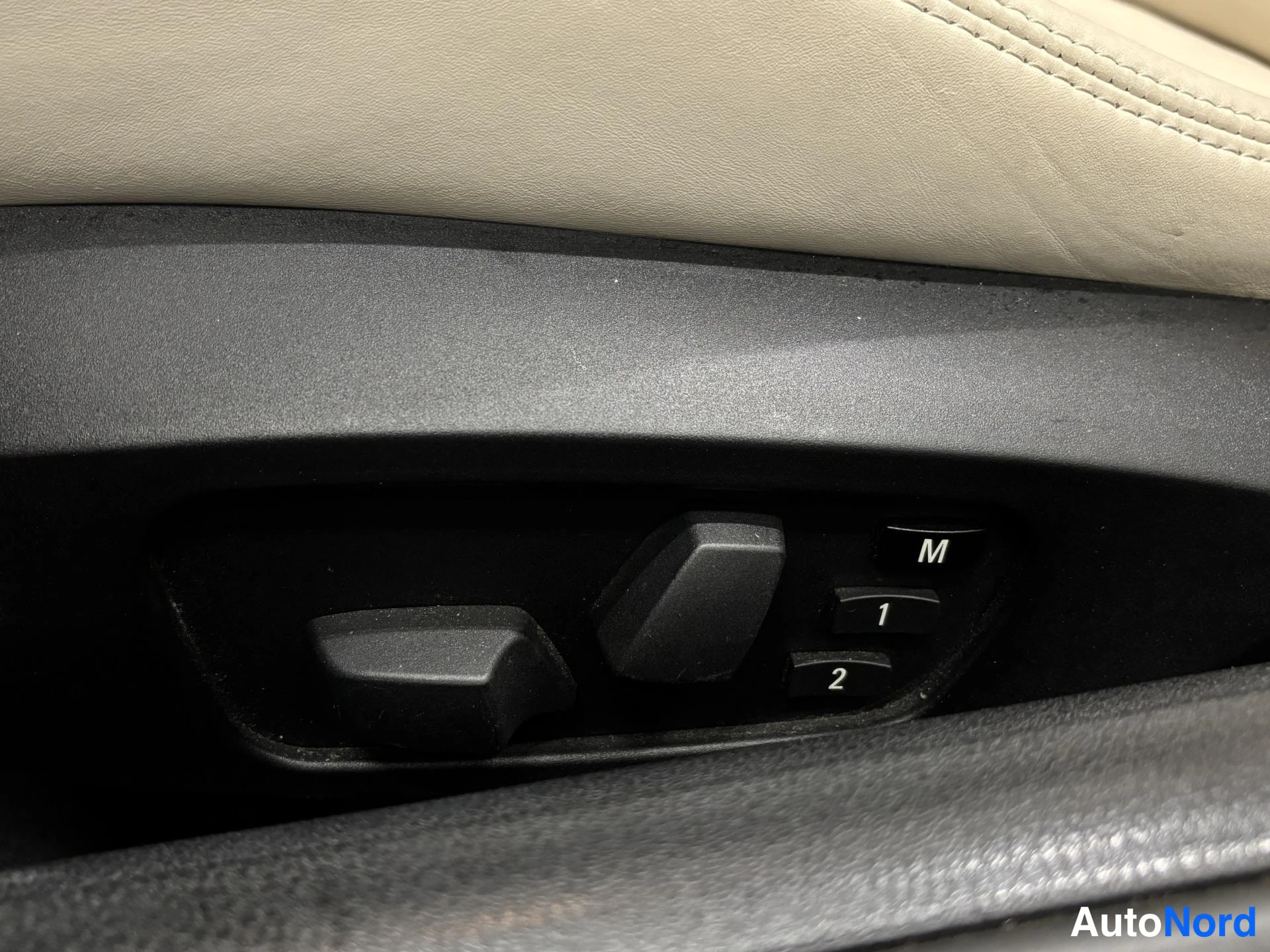 Musta BMW Z4 35i 2010, yksityiskohta, kuva 18