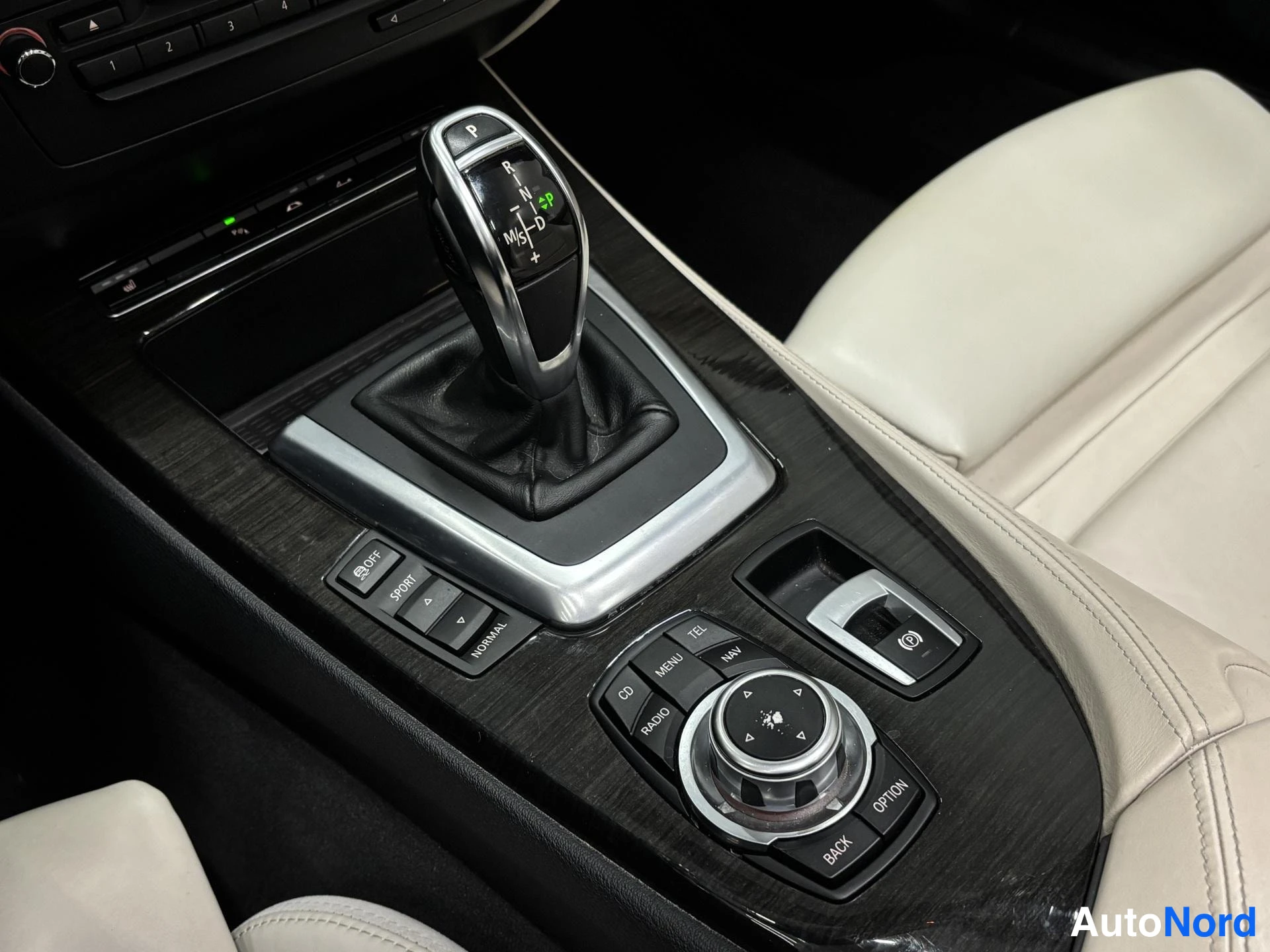 Musta BMW Z4 35i 2010, yksityiskohta, kuva 22
