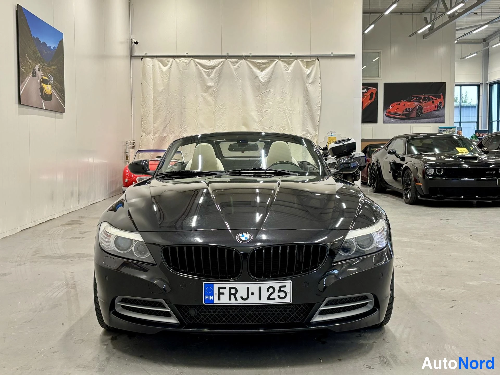 Musta BMW Z4 35i 2010, edestä, kuva 9