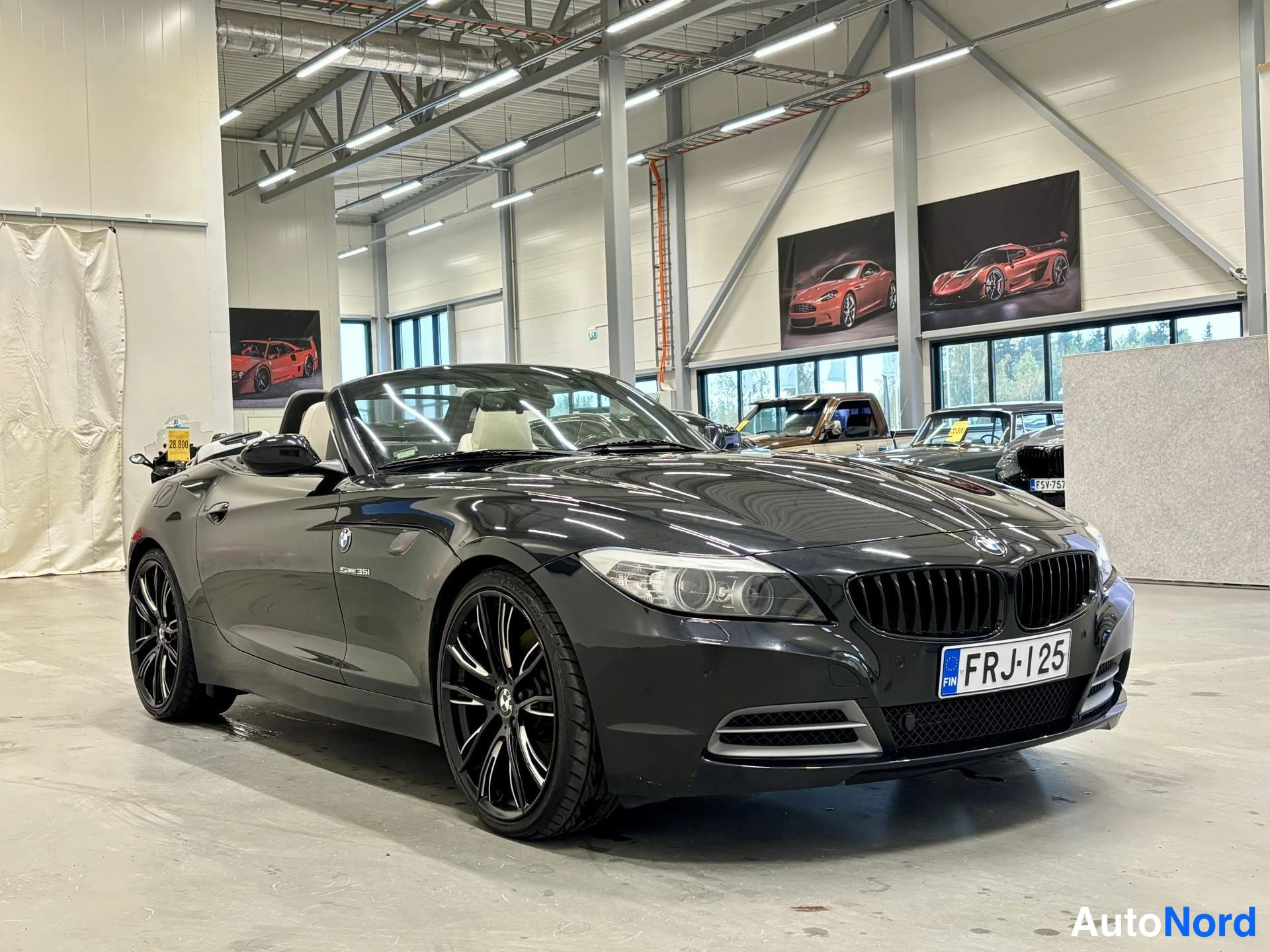 Musta BMW Z4 35i 2010, etuviisto, keula oikealle, kuva 8
