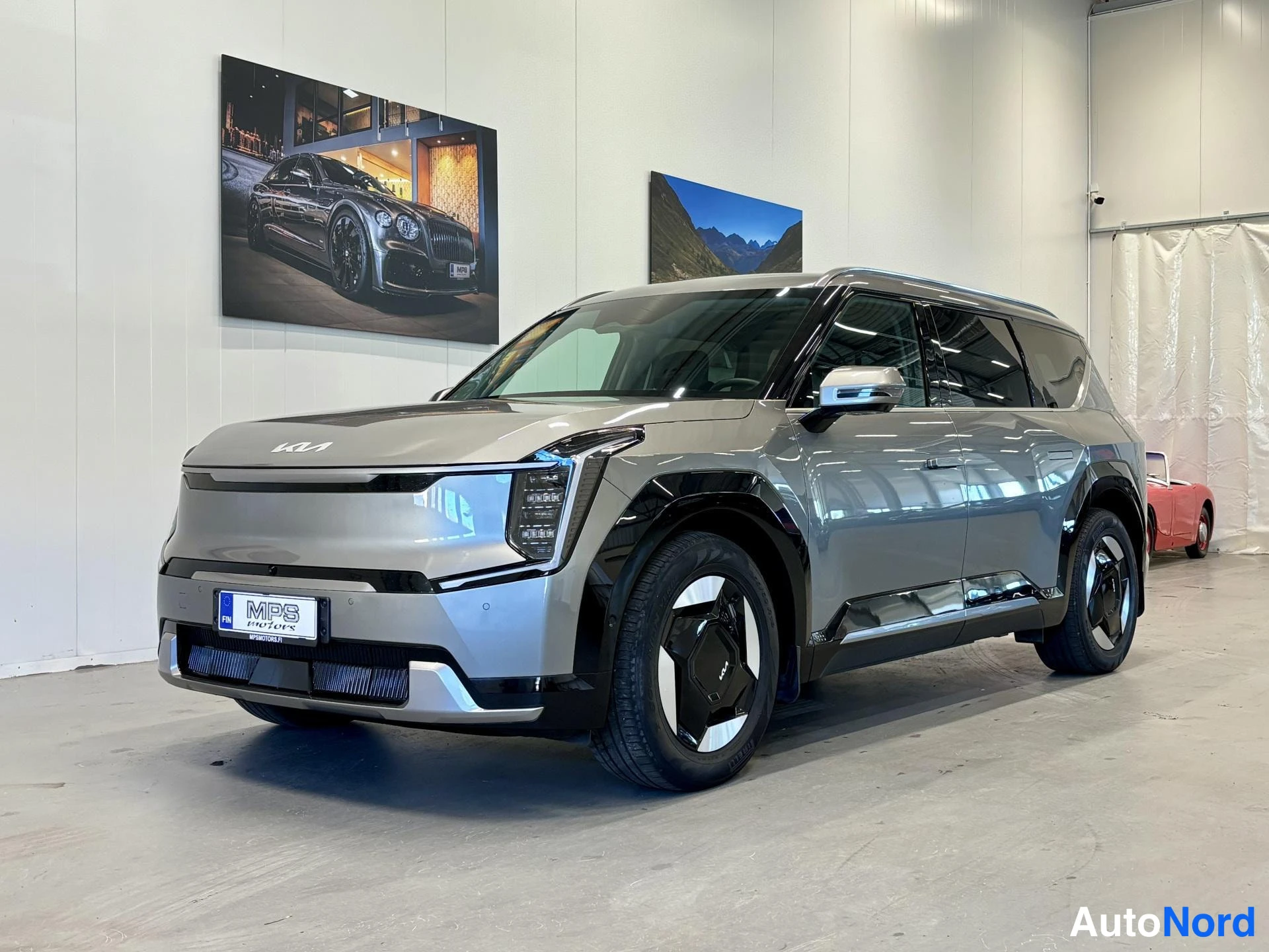 Harmaa Kia EV9 2024, etuviisto, keula vasemmalle, kuva 4
