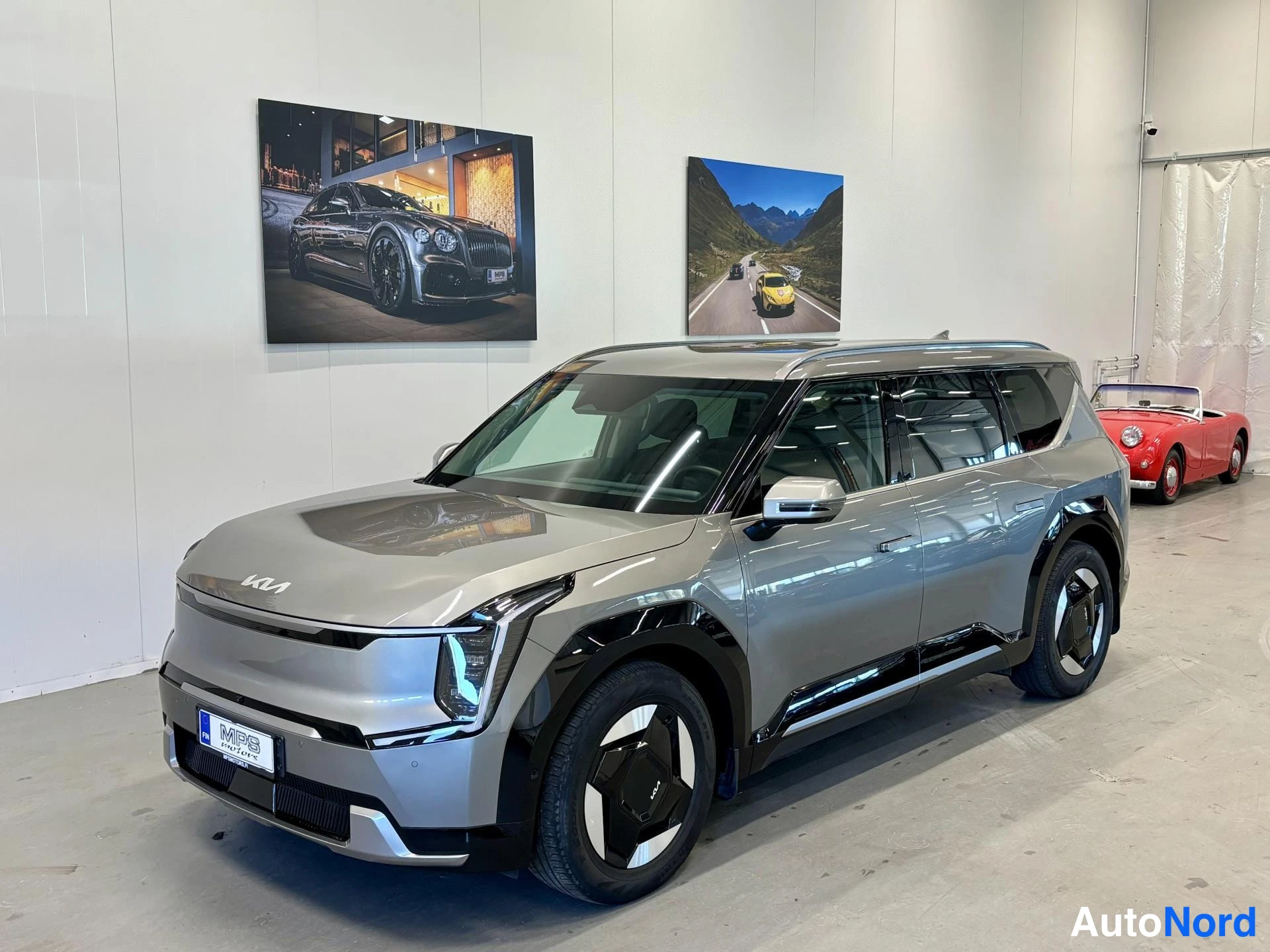 Harmaa Kia EV9 2024, etuviisto, keula vasemmalle, kuva 6