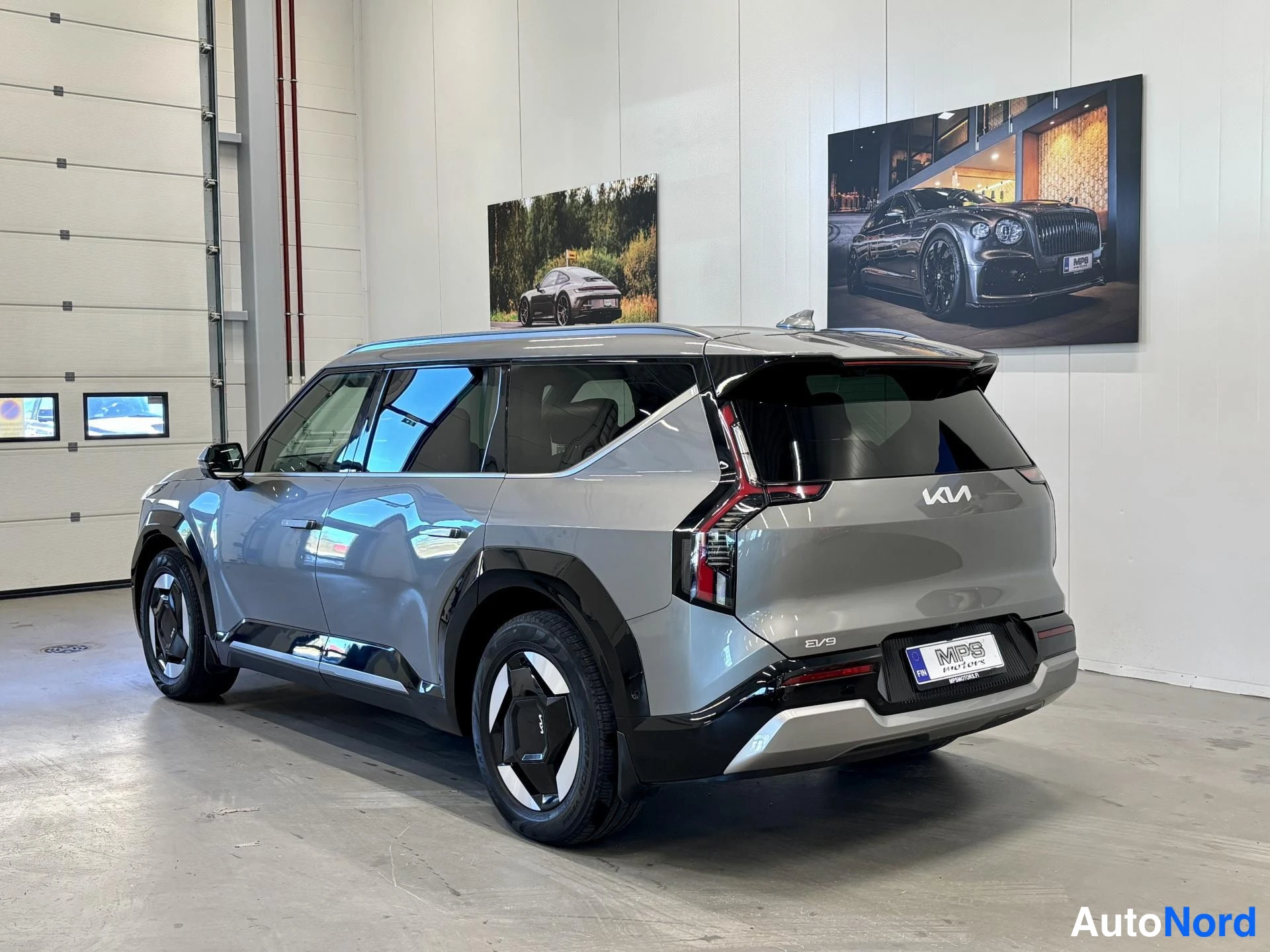 Harmaa Kia EV9 2024, takaviisto, kuva 9