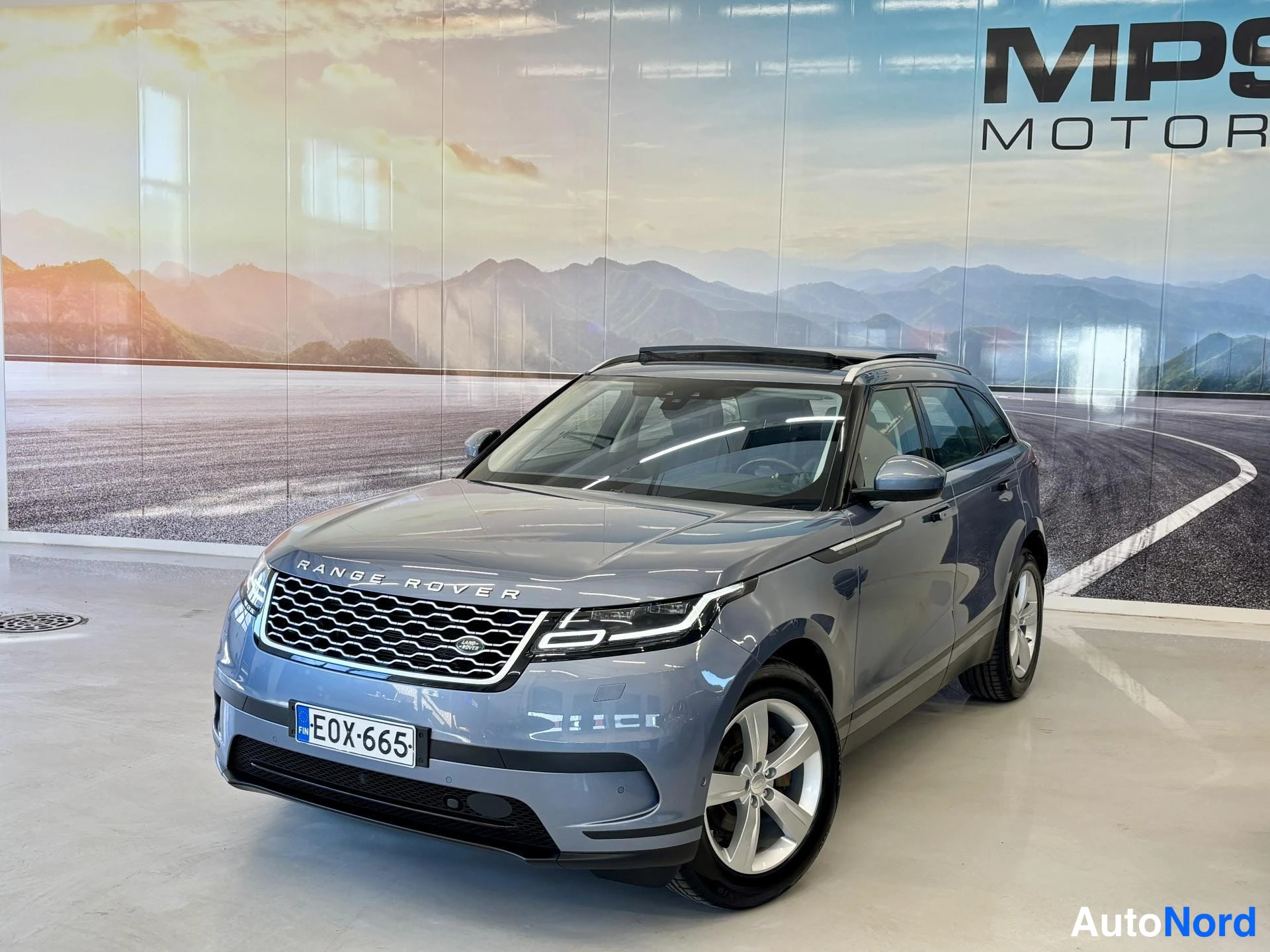 Harmaa Land Rover Range Rover 2018, etuviisto, keula vasemmalle, kuva 5