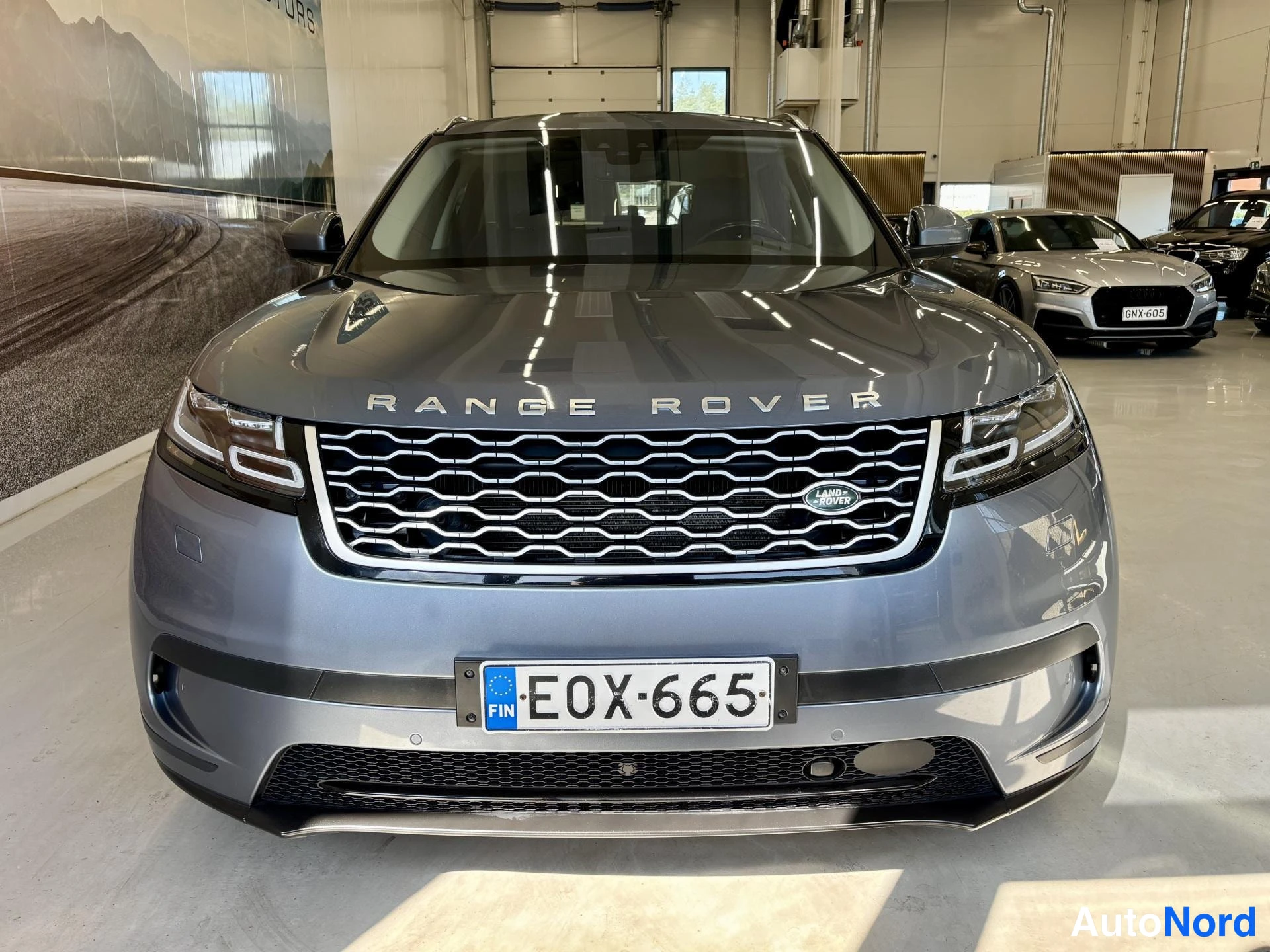 Harmaa Land Rover Range Rover 2018, edestä, kuva 7