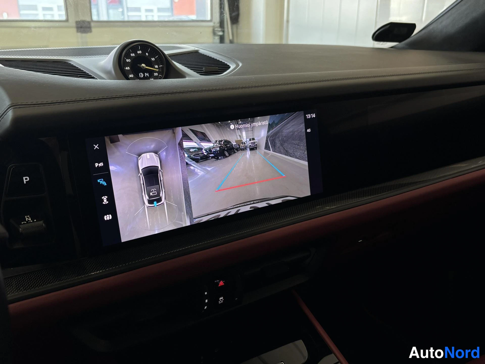 Grey Porsche Cayenne 2024, cockpit, photo 16