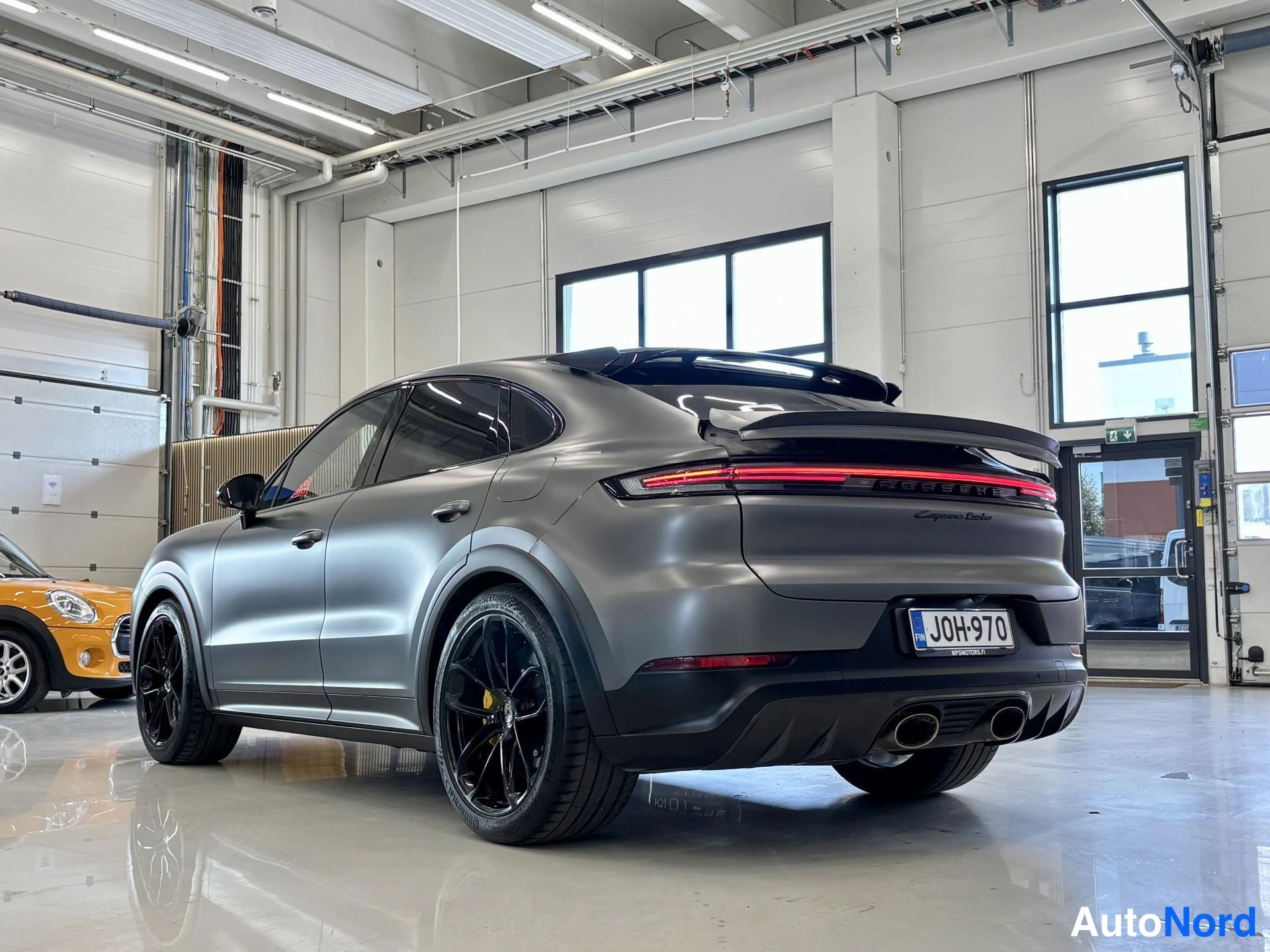 Grey Porsche Cayenne 2024, rear three-quarter, photo 12