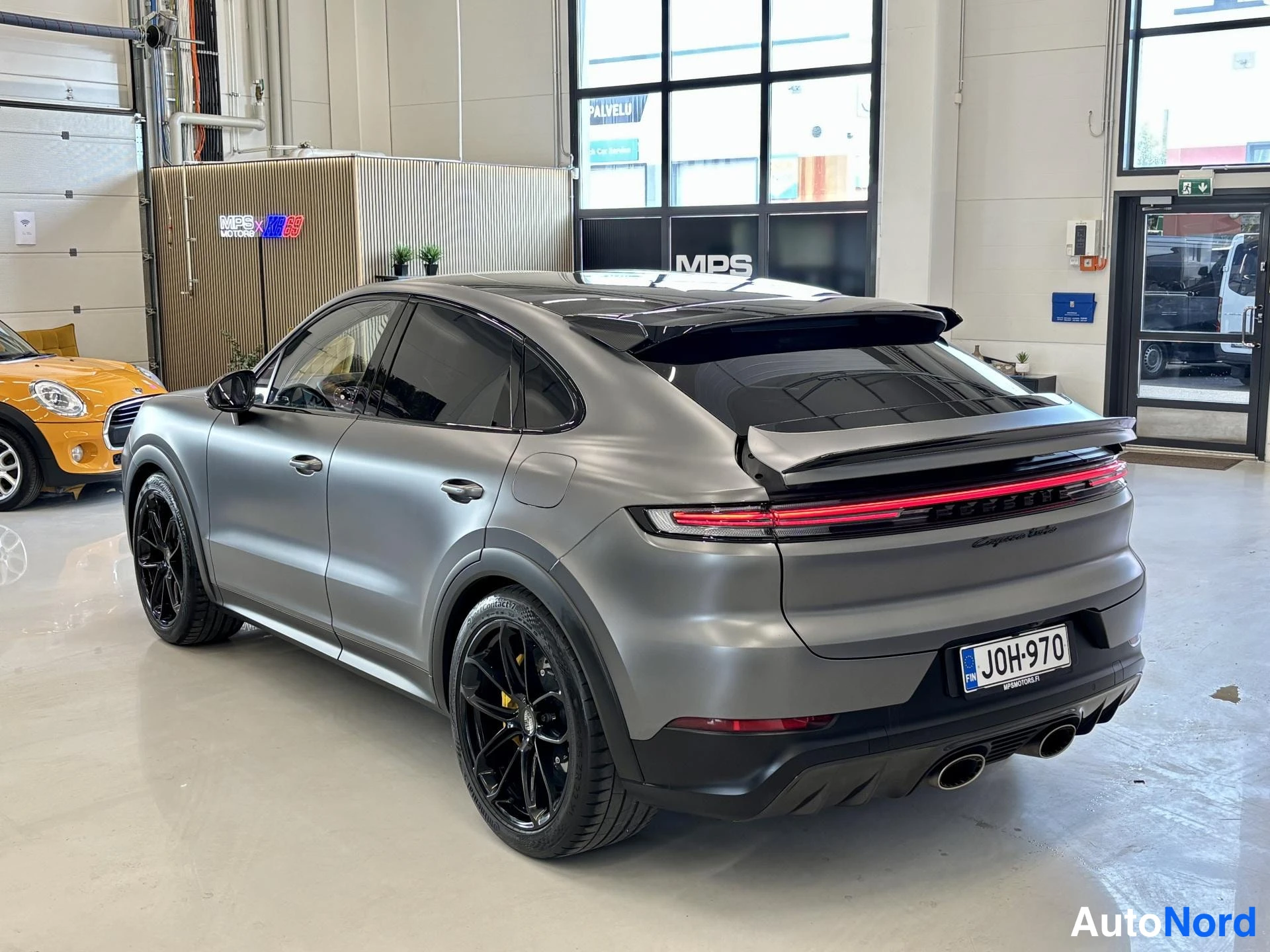 Grey Porsche Cayenne 2024, rear three-quarter, photo 9