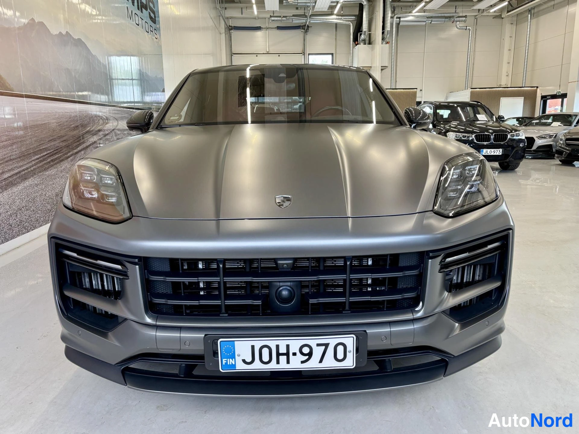 Grey Porsche Cayenne 2024, front, photo 8
