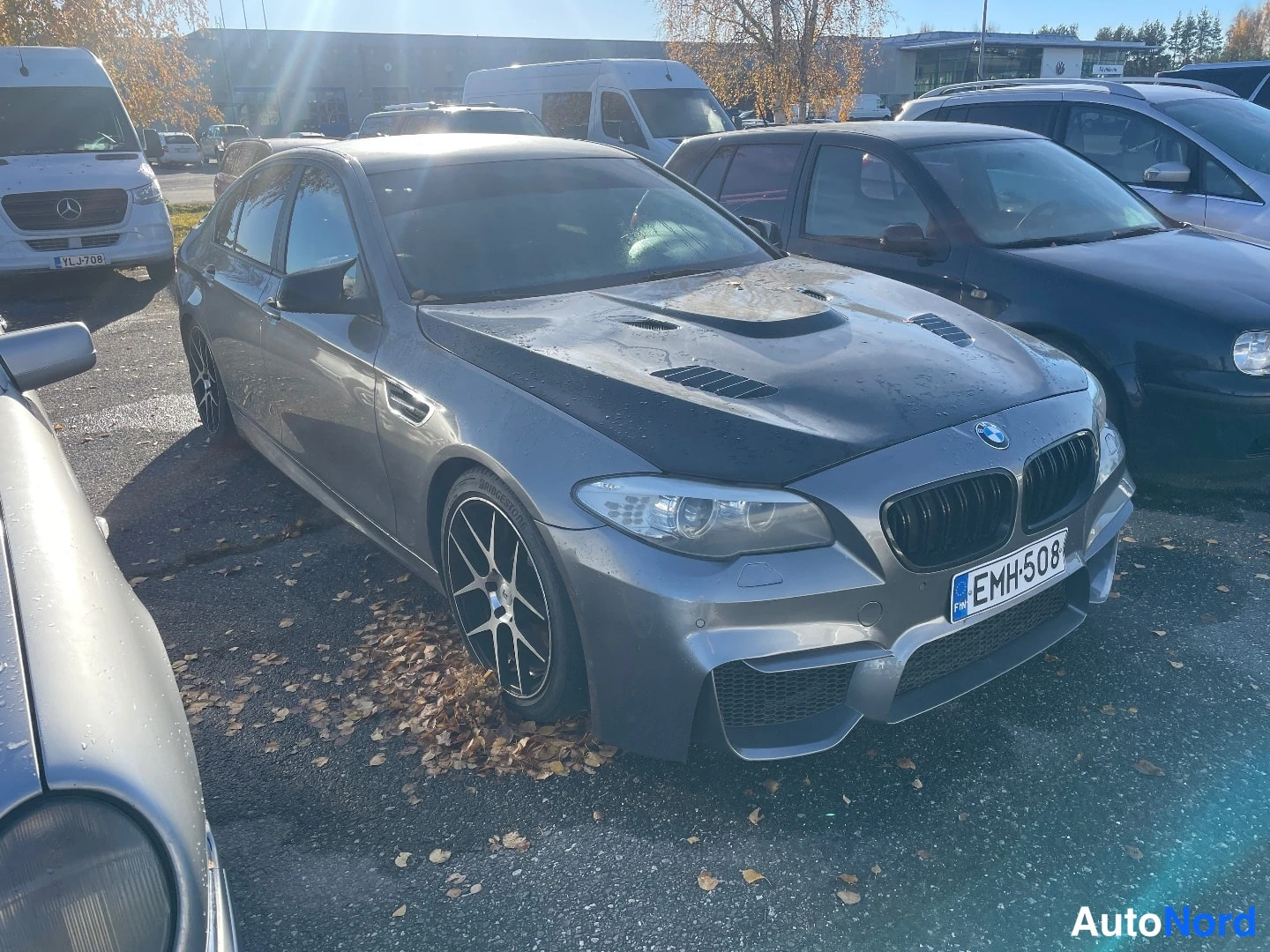 Harmaa BMW 525d xDrive 2013, etuviisto, keula oikealle, kuva 2