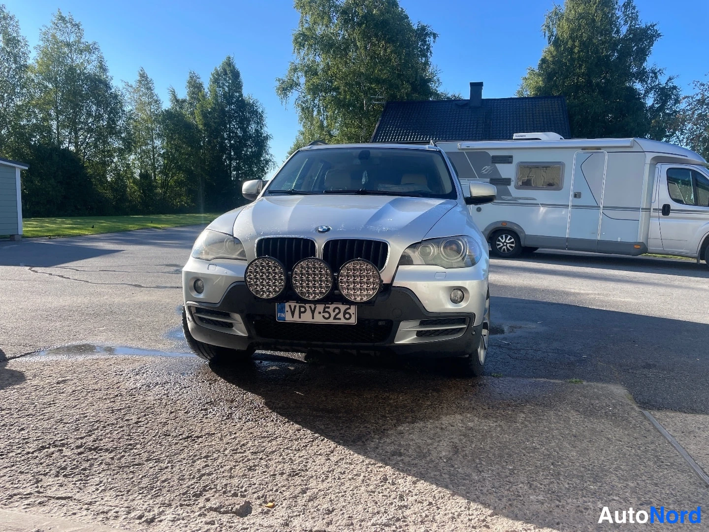 Harmaa BMW X5 xDrive30d 2007, edestä, kuva 3