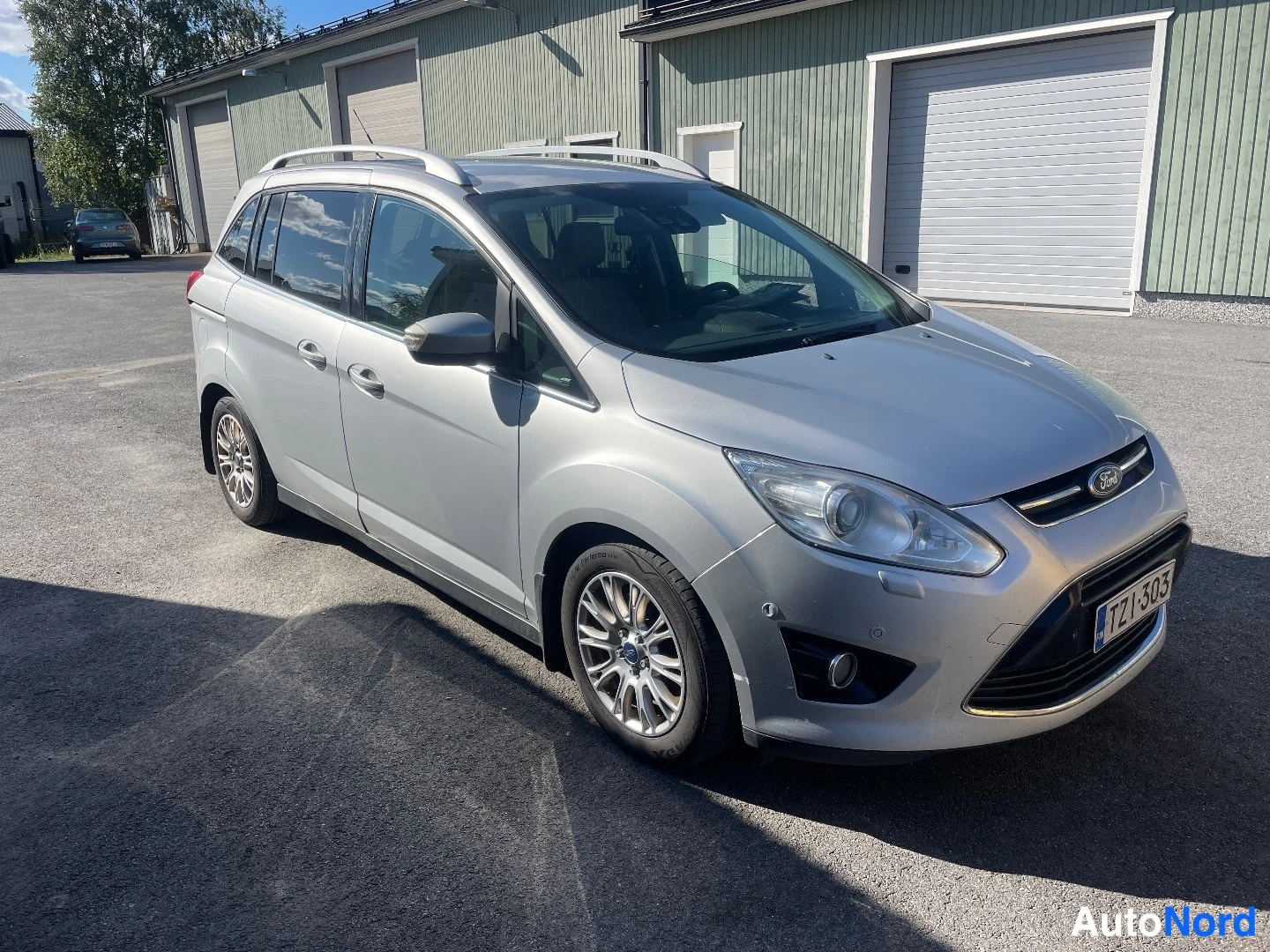 Hopea Ford Grand C-Max 2014, etuviisto, keula oikealle, kuva 2