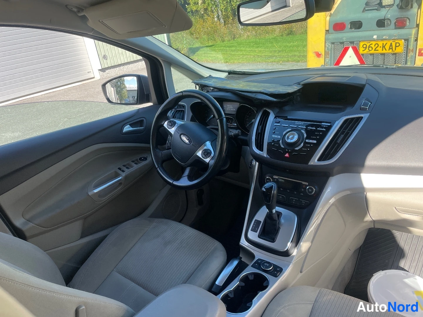 Hopea Ford Grand C-Max 2014, ohjaamo, kuva 6
