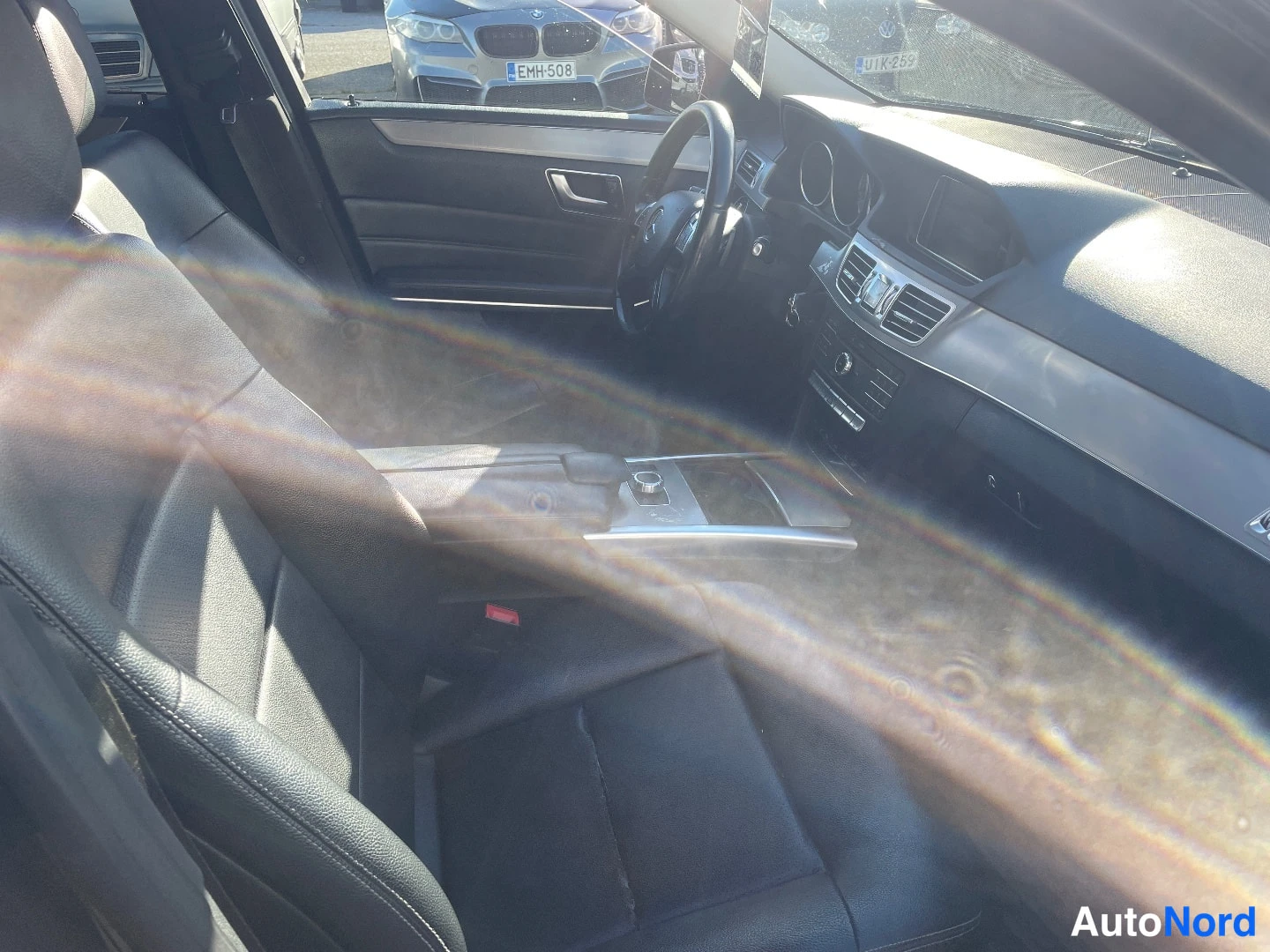 Musta Mercedes-Benz E 220 d 2016, ohjaamo, kuva 6