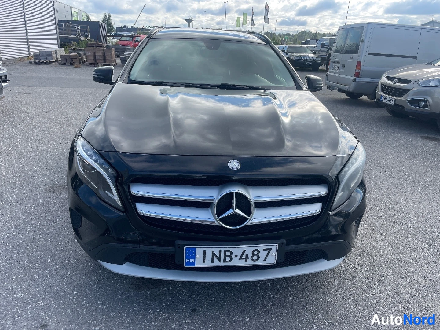 Musta Mercedes-Benz GLA CDI 2014, edestä, kuva 3