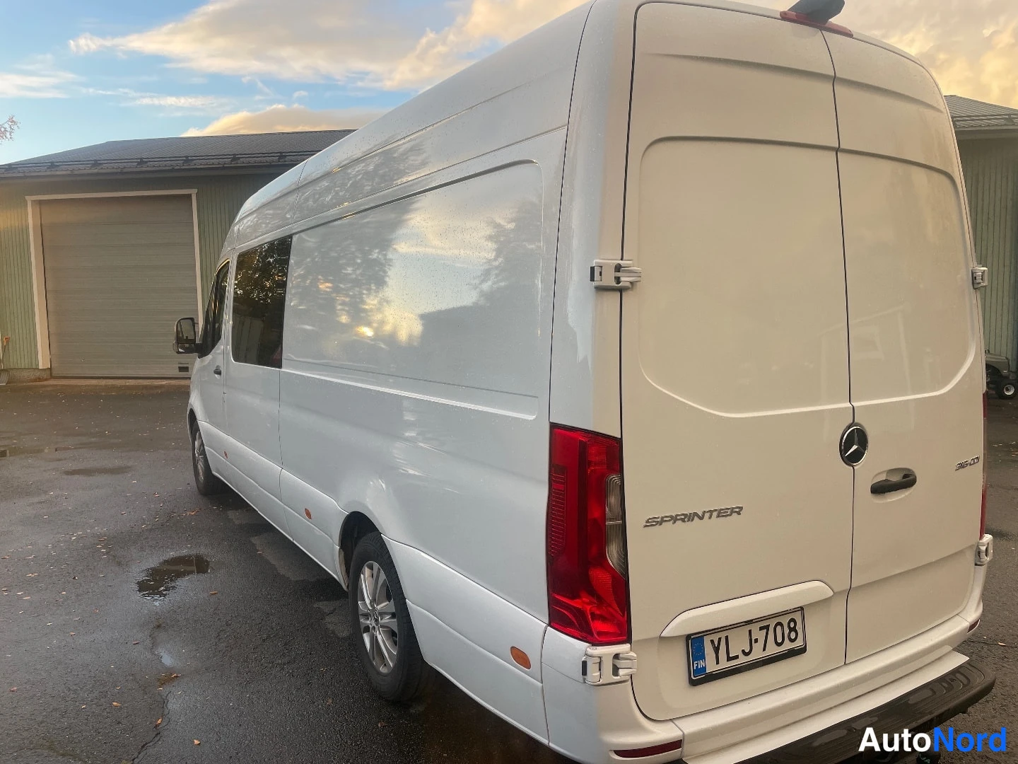 Valkoinen Mercedes-Benz Sprinter 2020, takaviisto, kuva 4