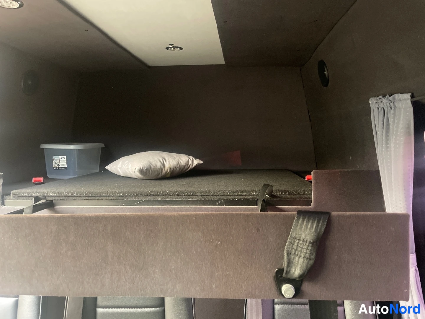Valkoinen Mercedes-Benz Sprinter 2020, tavaratila, kuva 11