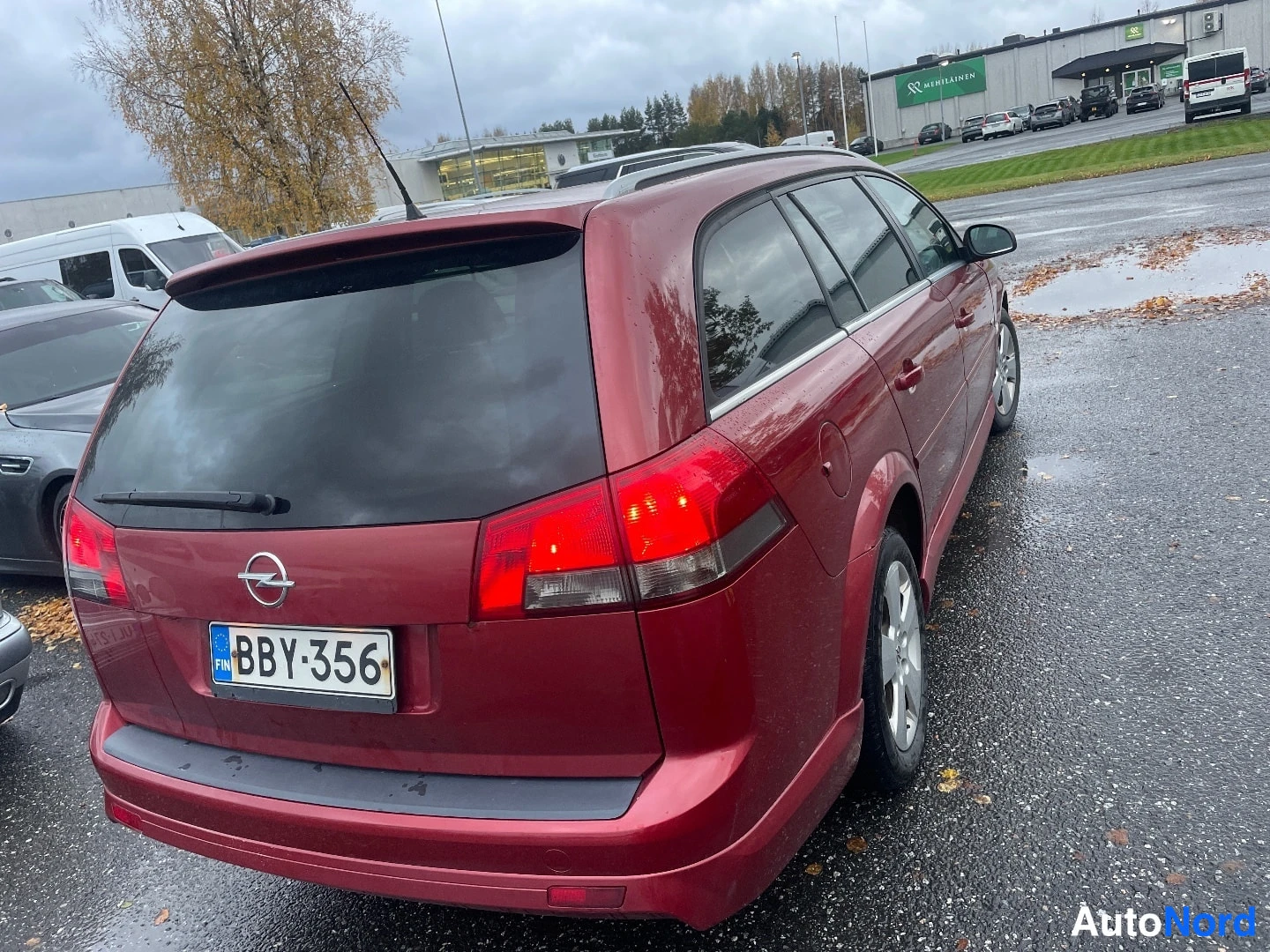 Punainen Opel Vectra 2007, takaviisto, kuva 3