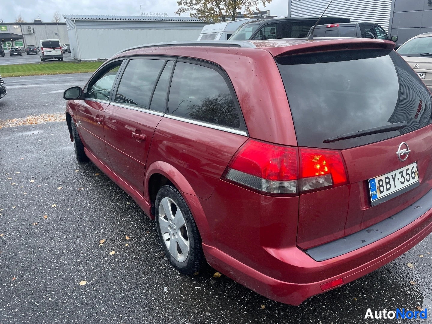 Punainen Opel Vectra 2007, takaviisto, kuva 4