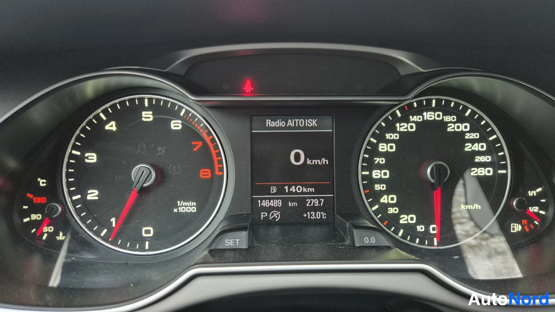 Hopea Audi A4 2013, yksityiskohta, kuva 16