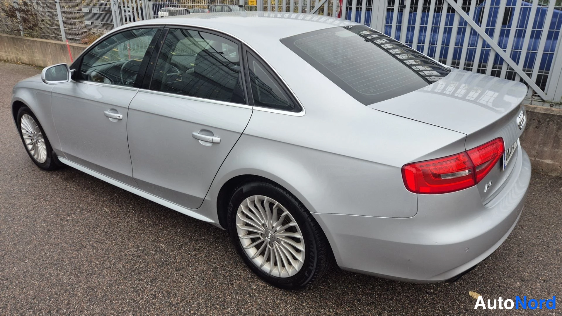 Hopea Audi A4 2013, takaviisto, kuva 7
