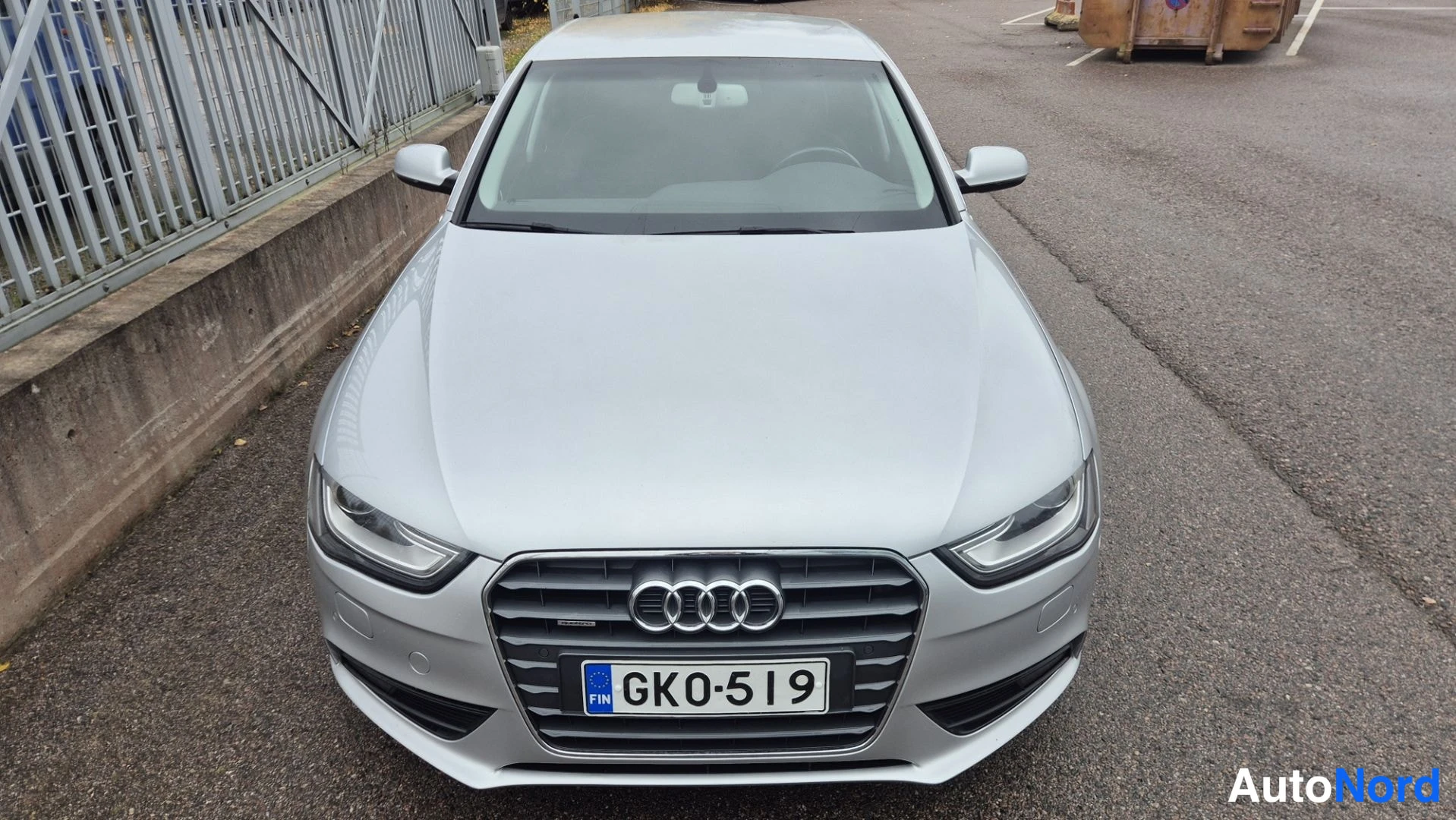 Hopea Audi A4 2013, edestä, kuva 3