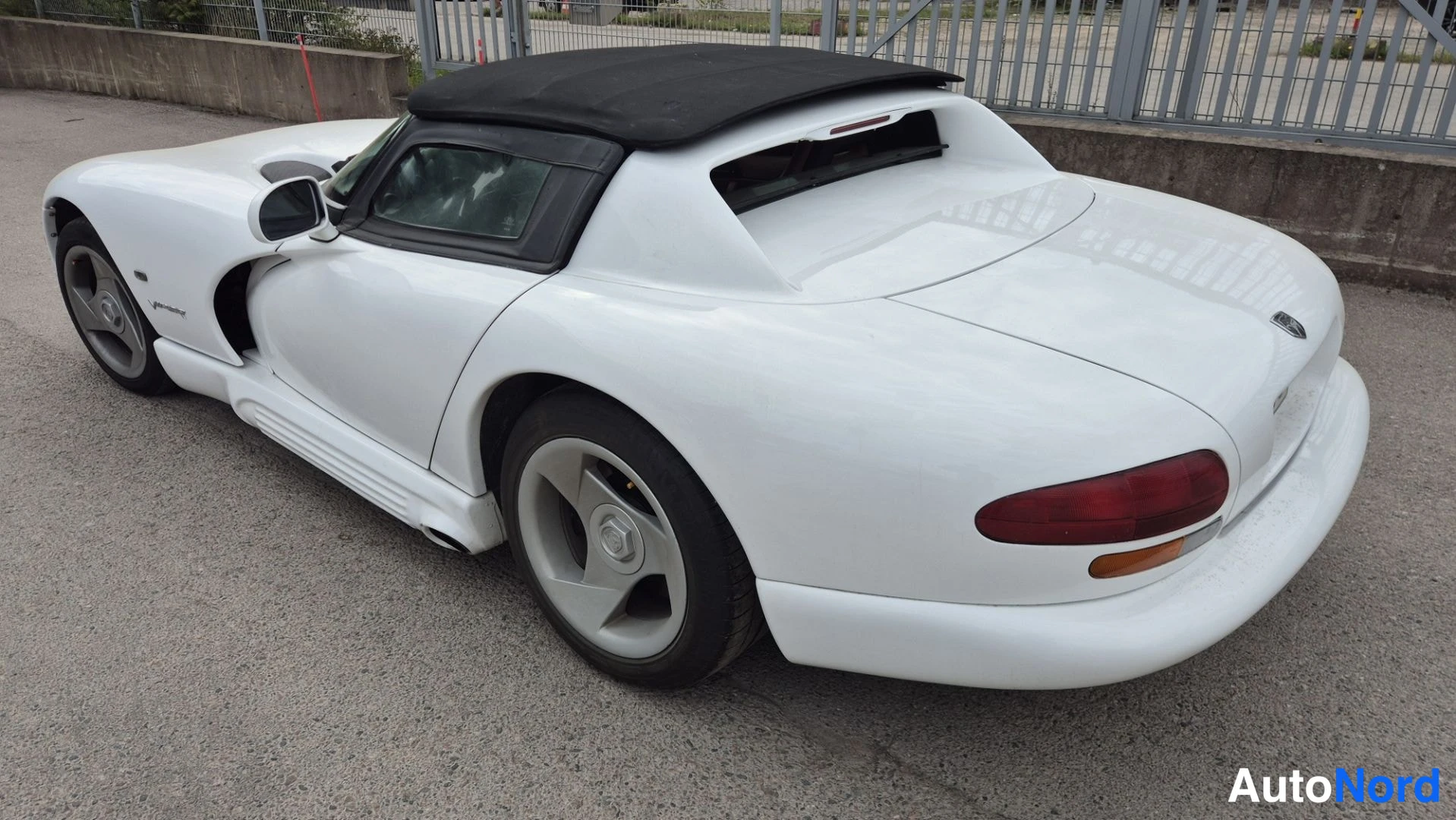 Valkoinen Dodge Viper 1995, takaviisto, kuva 5