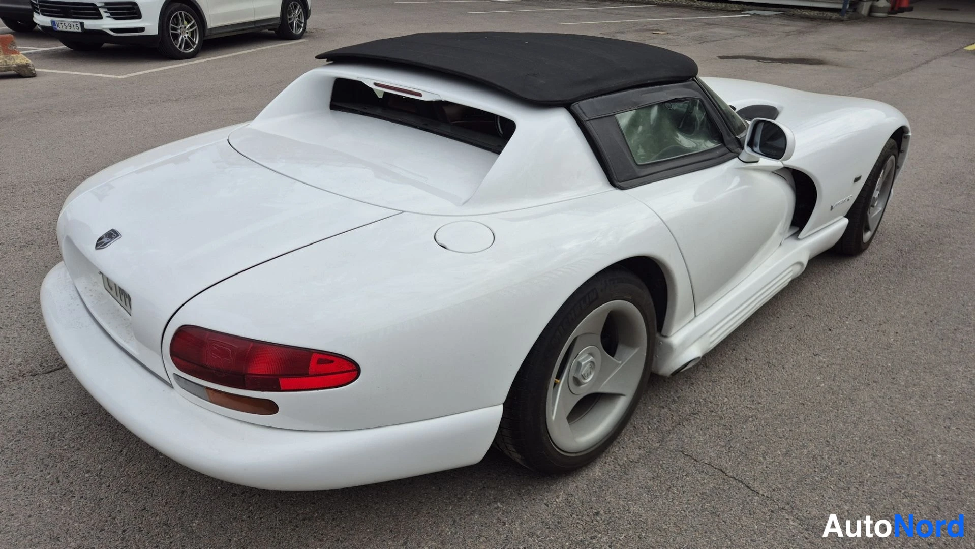 Valkoinen Dodge Viper 1995, takaviisto, kuva 6