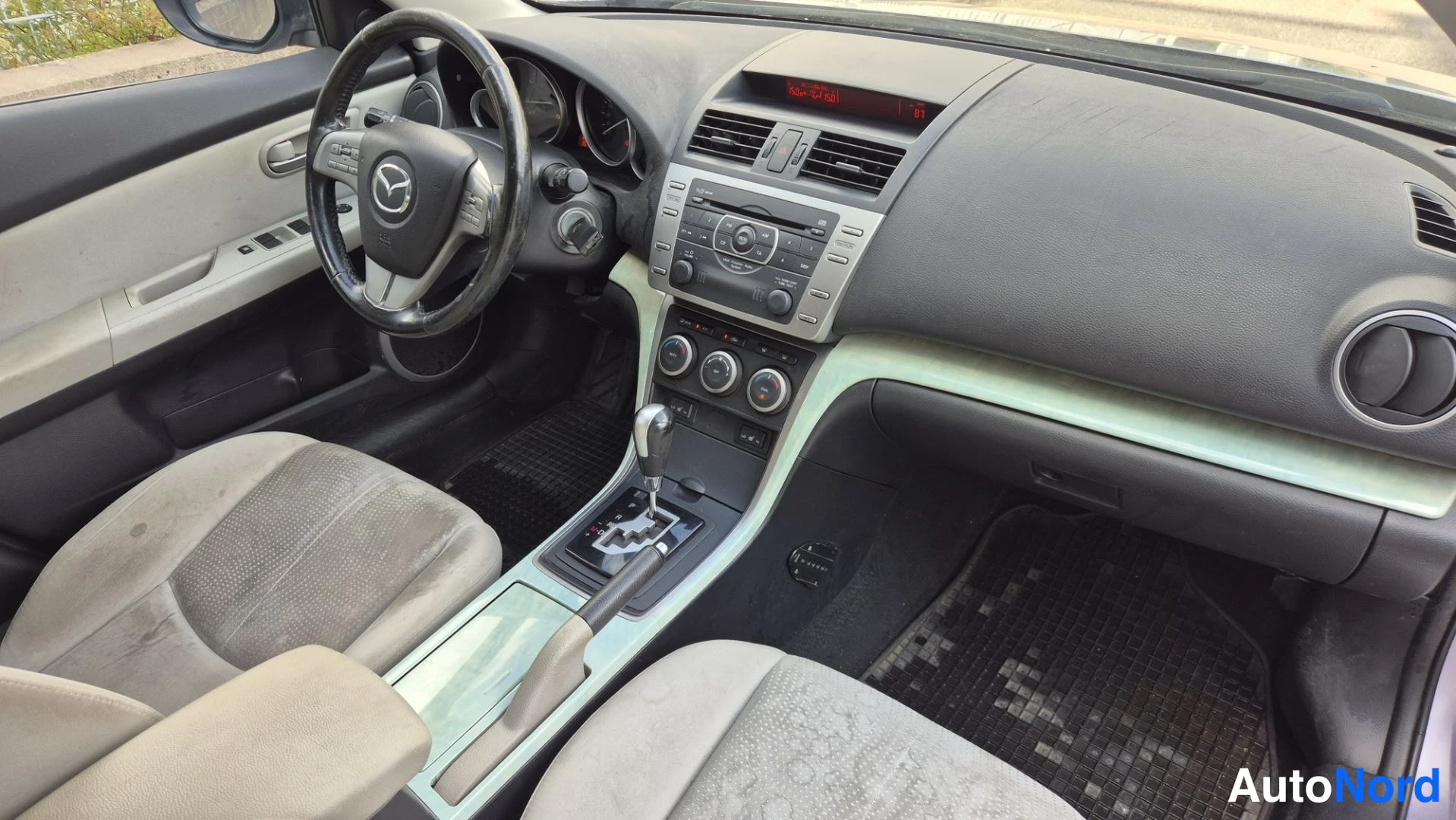 Sininen Mazda 6 2008, ohjaamo, kuva 7