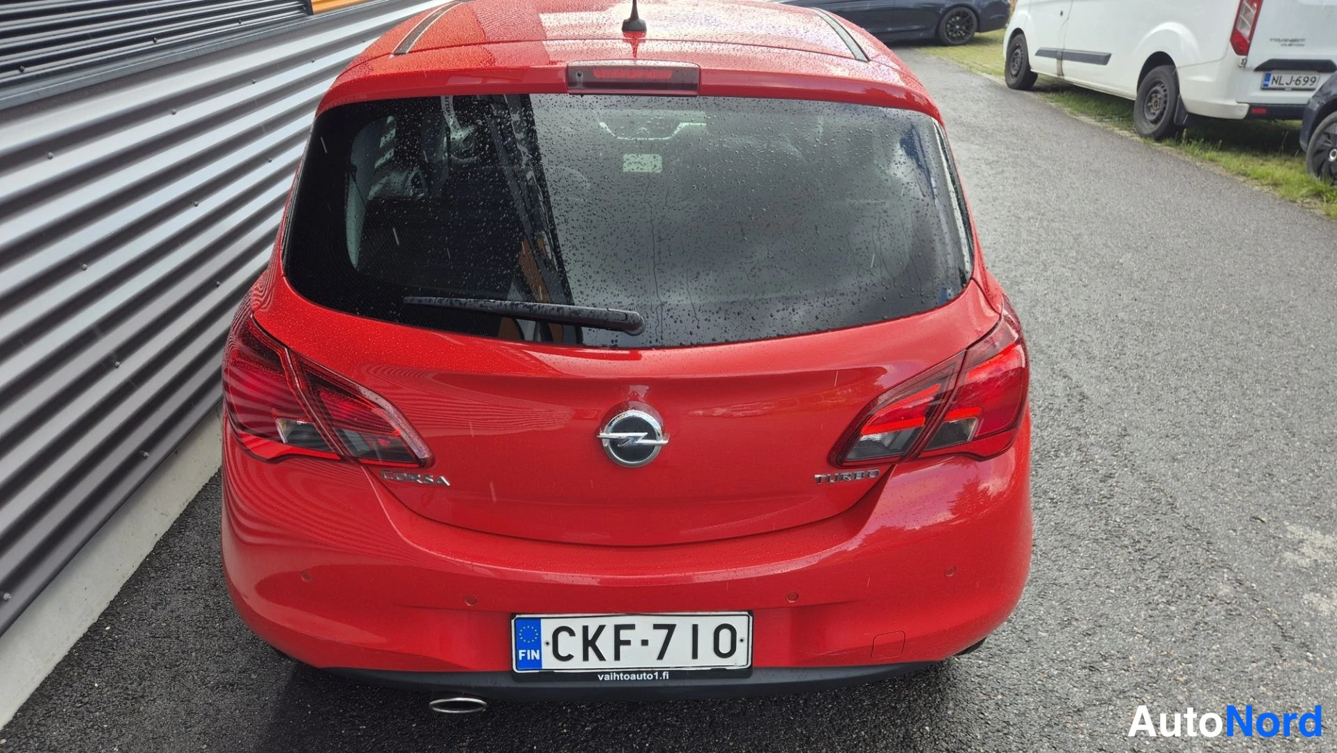 Punainen Opel Corsa 2016, takaa, kuva 8