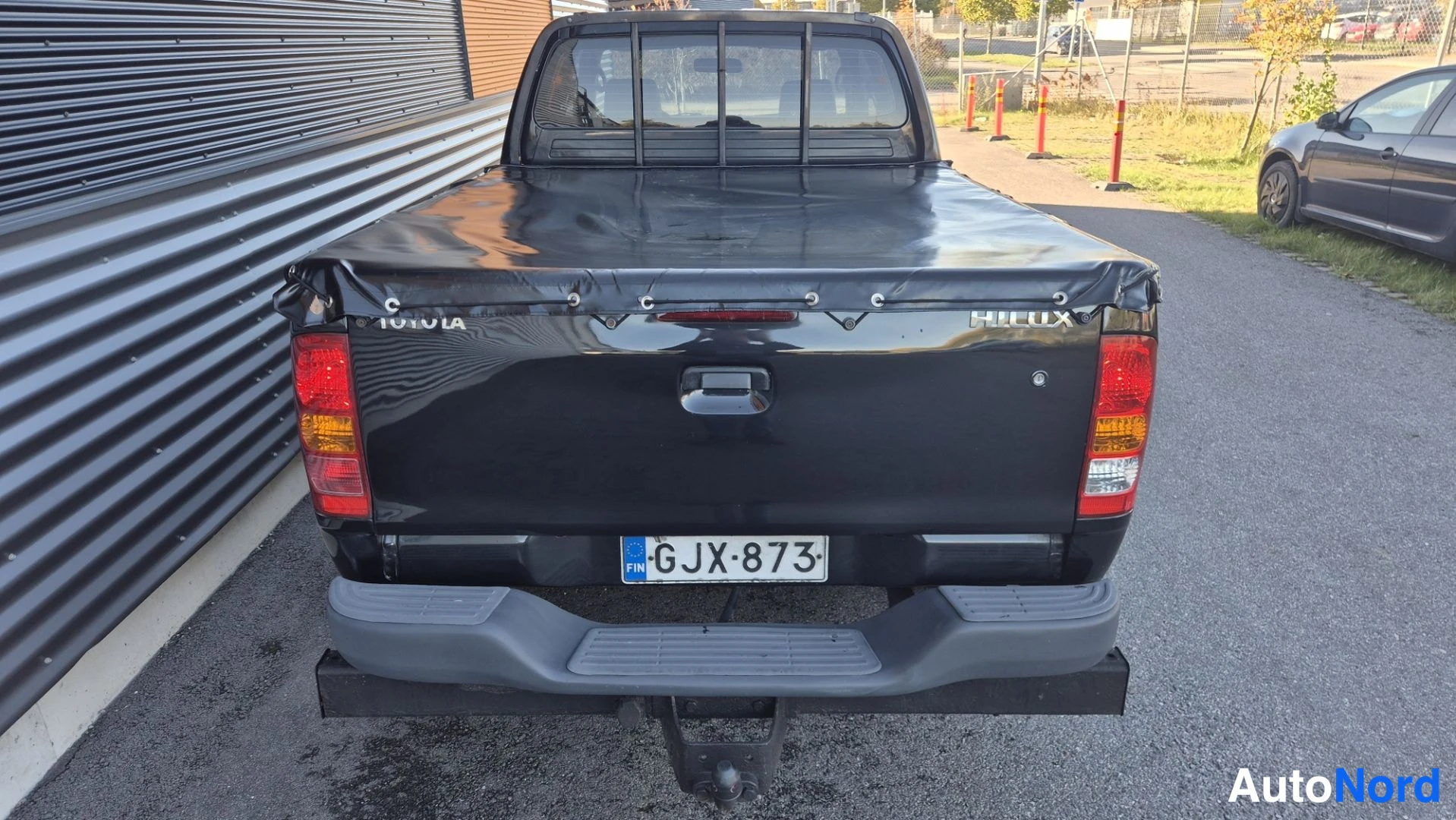 Musta Toyota Hilux 2011, takaa, kuva 8
