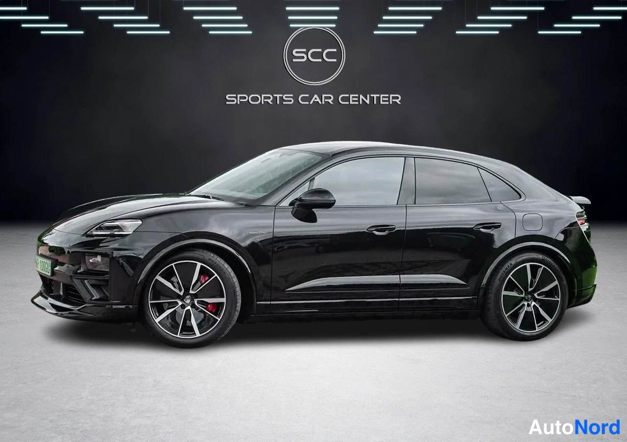 Musta Porsche Macan 2025, etuviisto, keula vasemmalle, kuva 2