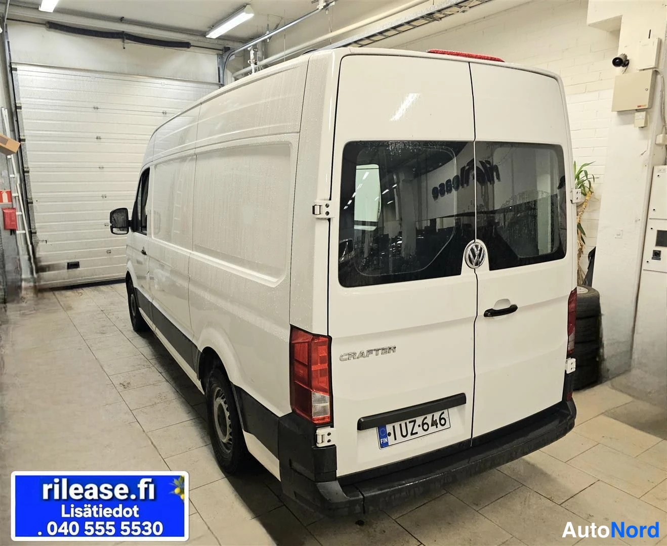 Valkoinen Volkswagen Crafter 2020, takaviisto, kuva 5