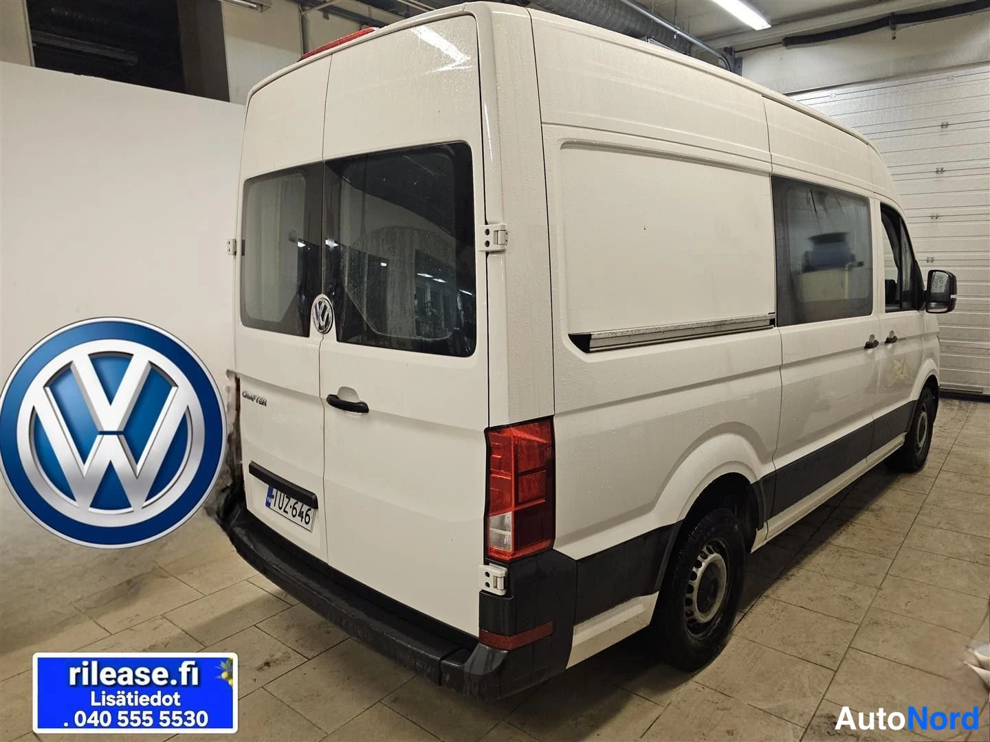 Valkoinen Volkswagen Crafter 2020, takaviisto, kuva 4