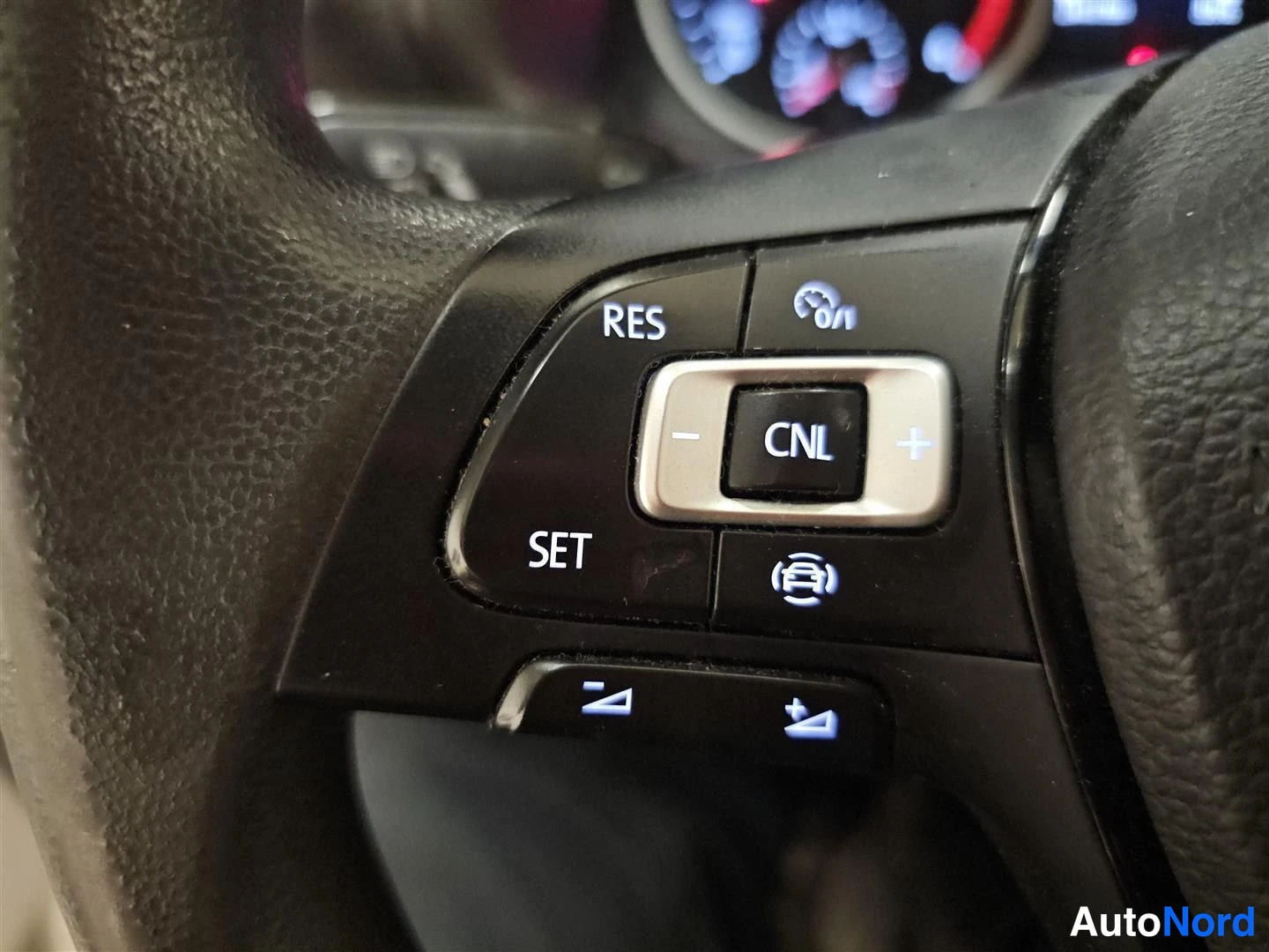 Valkoinen Volkswagen Crafter 2020, yksityiskohta, kuva 10