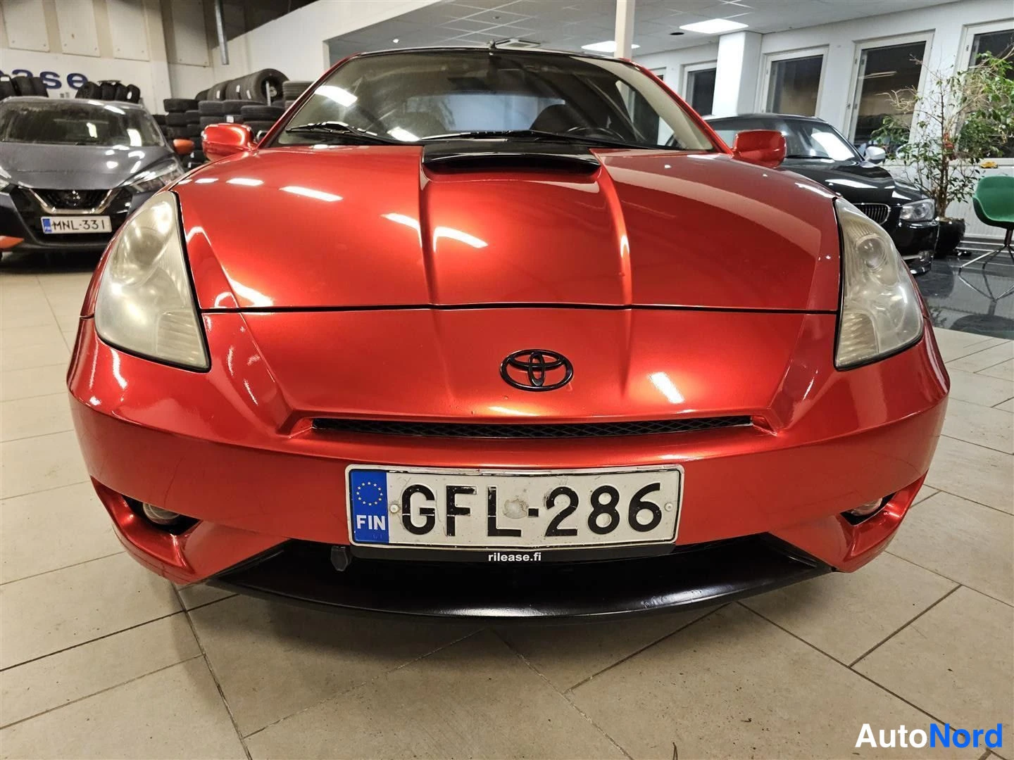 Punainen Toyota Celica 2003, edestä, kuva 4