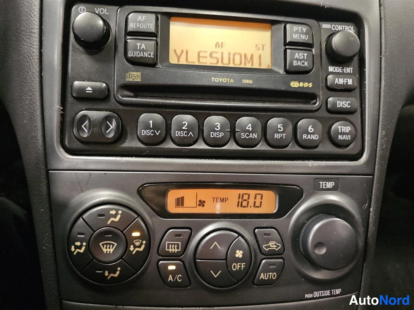 Punainen Toyota Celica 2003, yksityiskohta, kuva 16