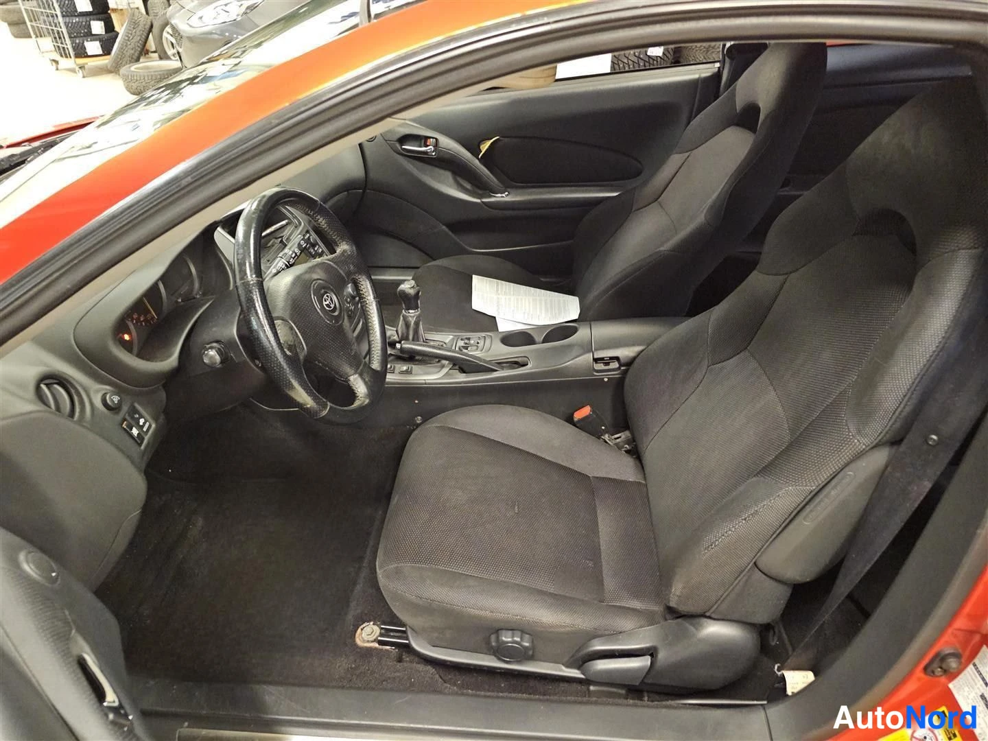 Punainen Toyota Celica 2003, ohjaamo, kuva 10