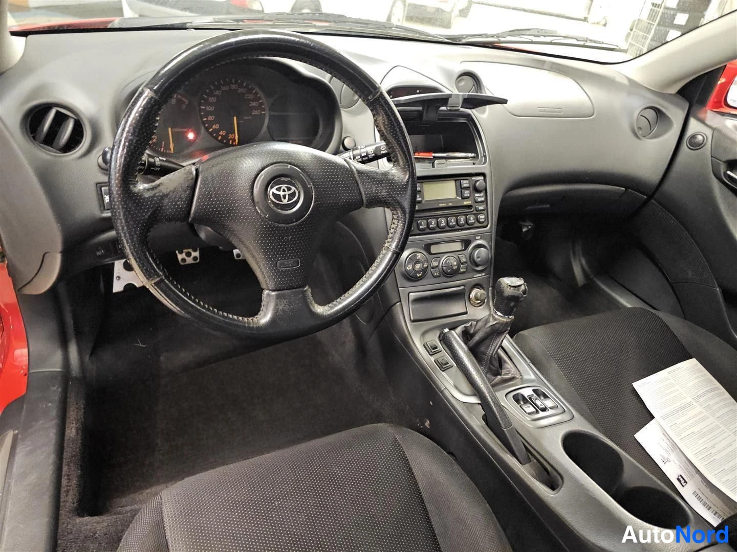 Punainen Toyota Celica 2003, ohjaamo, kuva 11