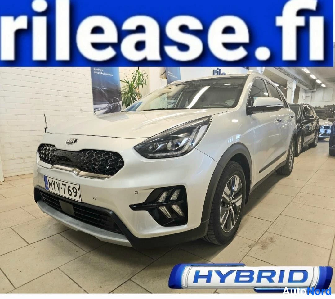 Valkoinen Kia Niro 2021, etuviisto, keula vasemmalle, kuva 2