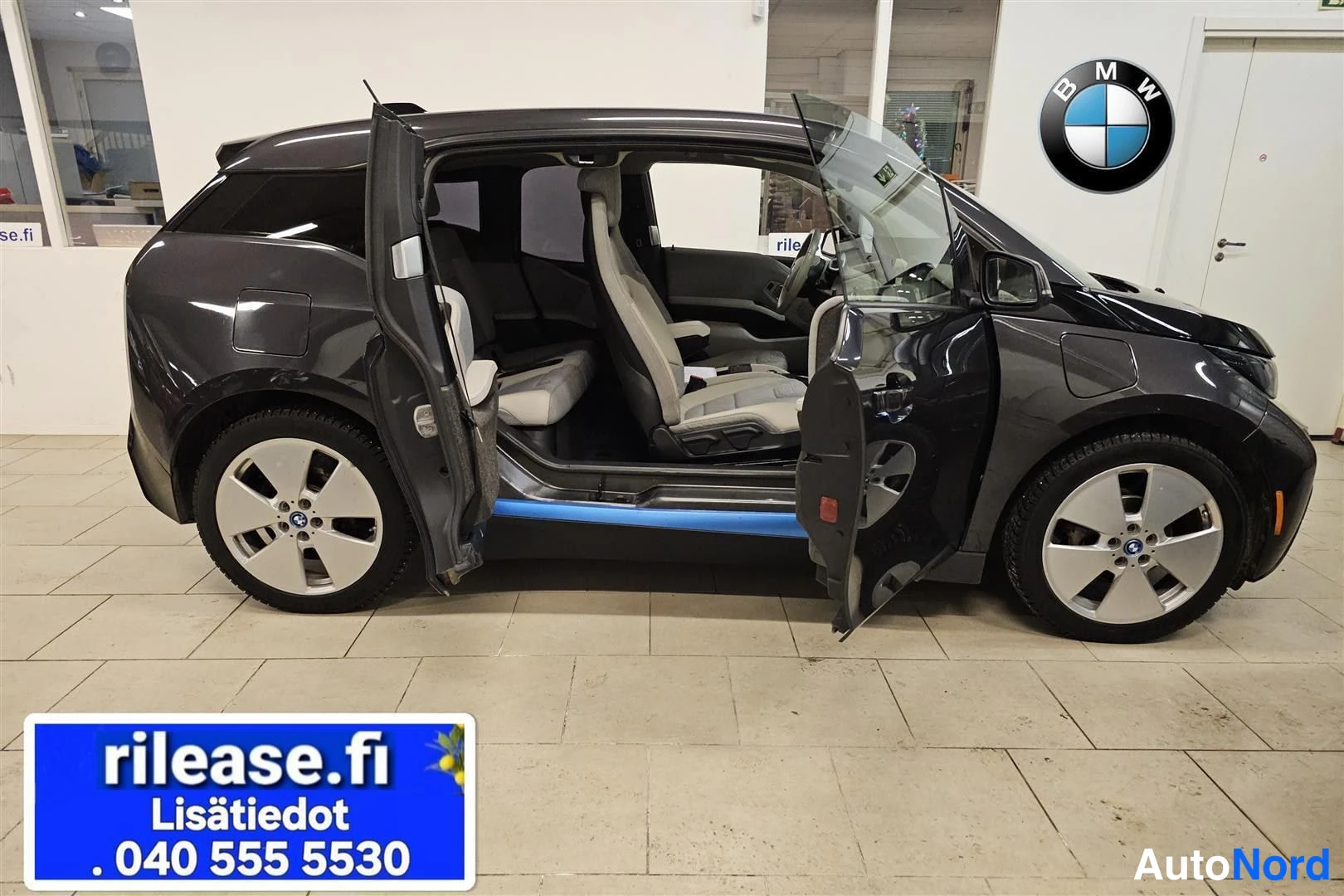 Harmaa BMW i3 2015, sivulta, kuva 4