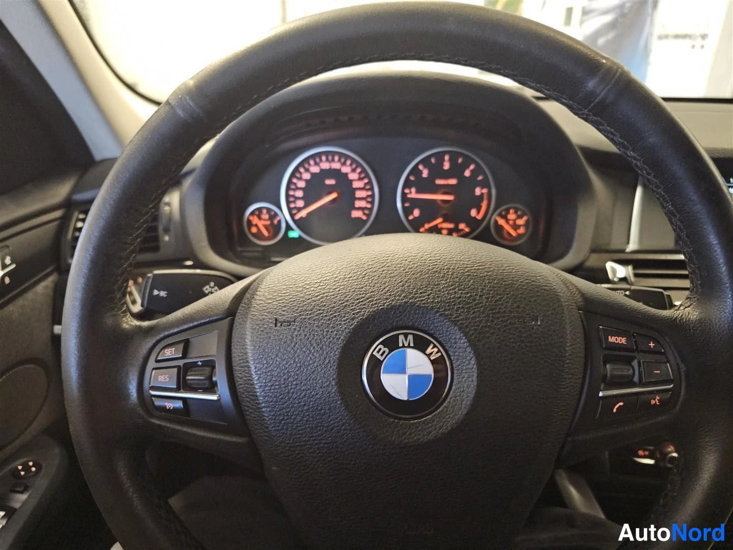Valkoinen BMW X3 2015, yksityiskohta, kuva 17